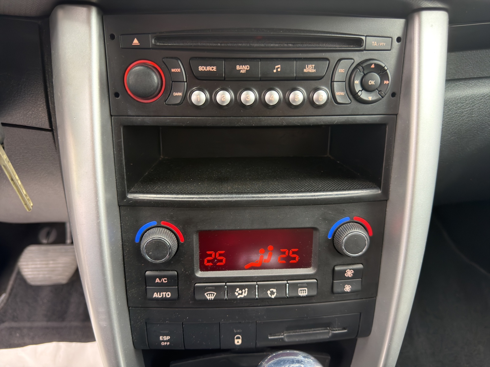 PEUGEOT 207 1.6 16V Sport Automatic-image-14