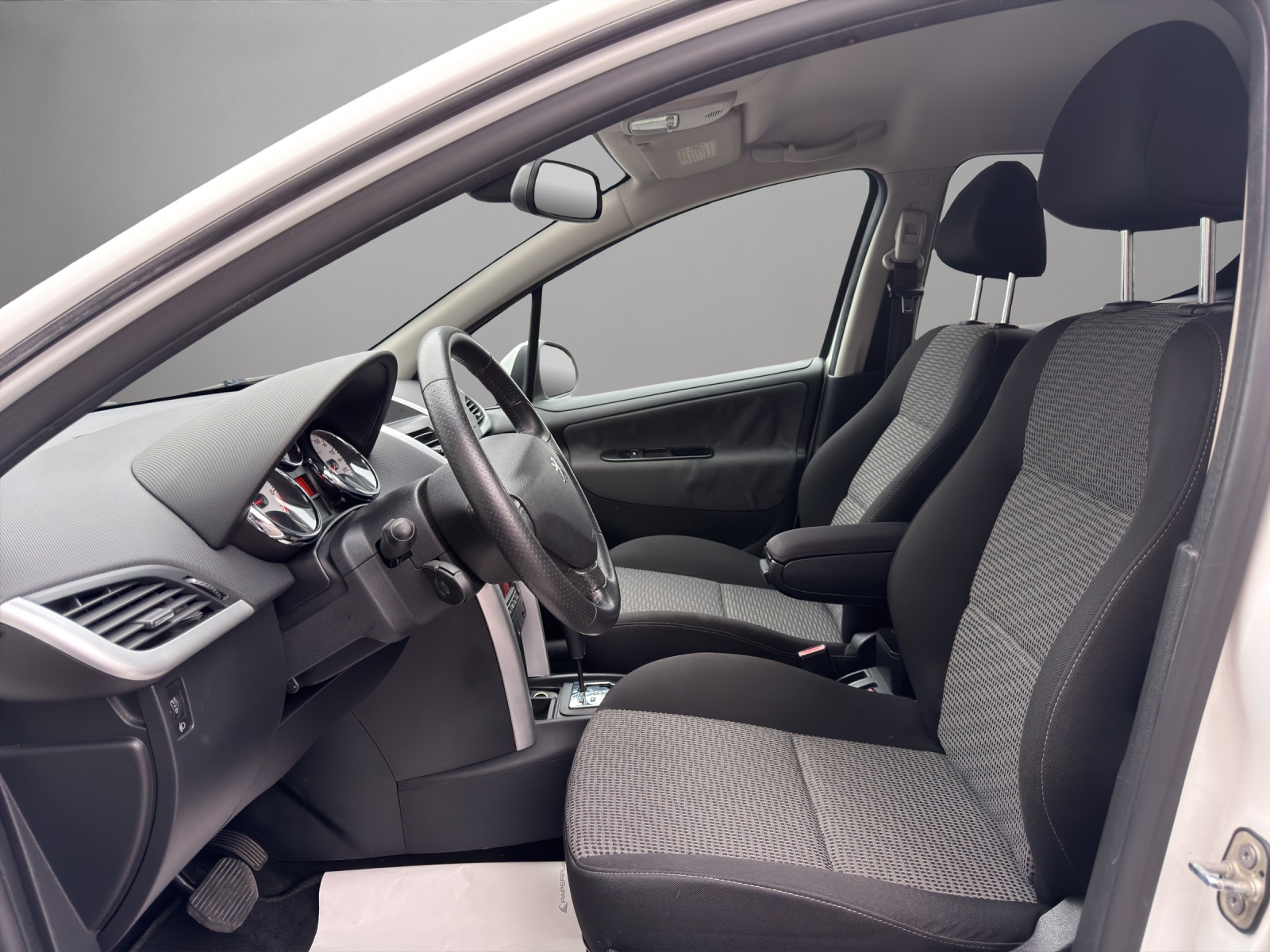PEUGEOT 207 1.6 16V Sport Automatic-image-8
