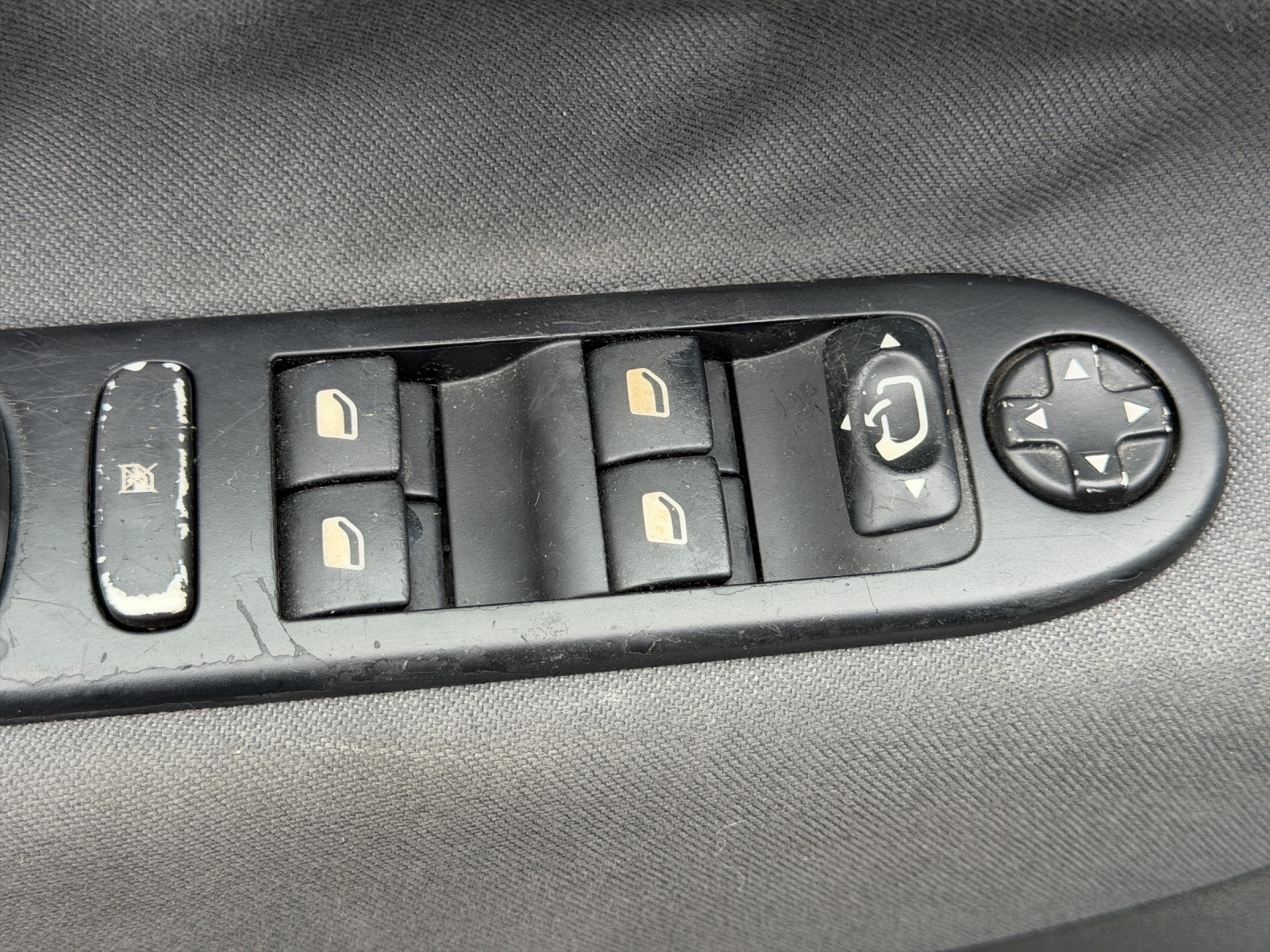 PEUGEOT 207 1.6 16V Sport Automatic-image-11