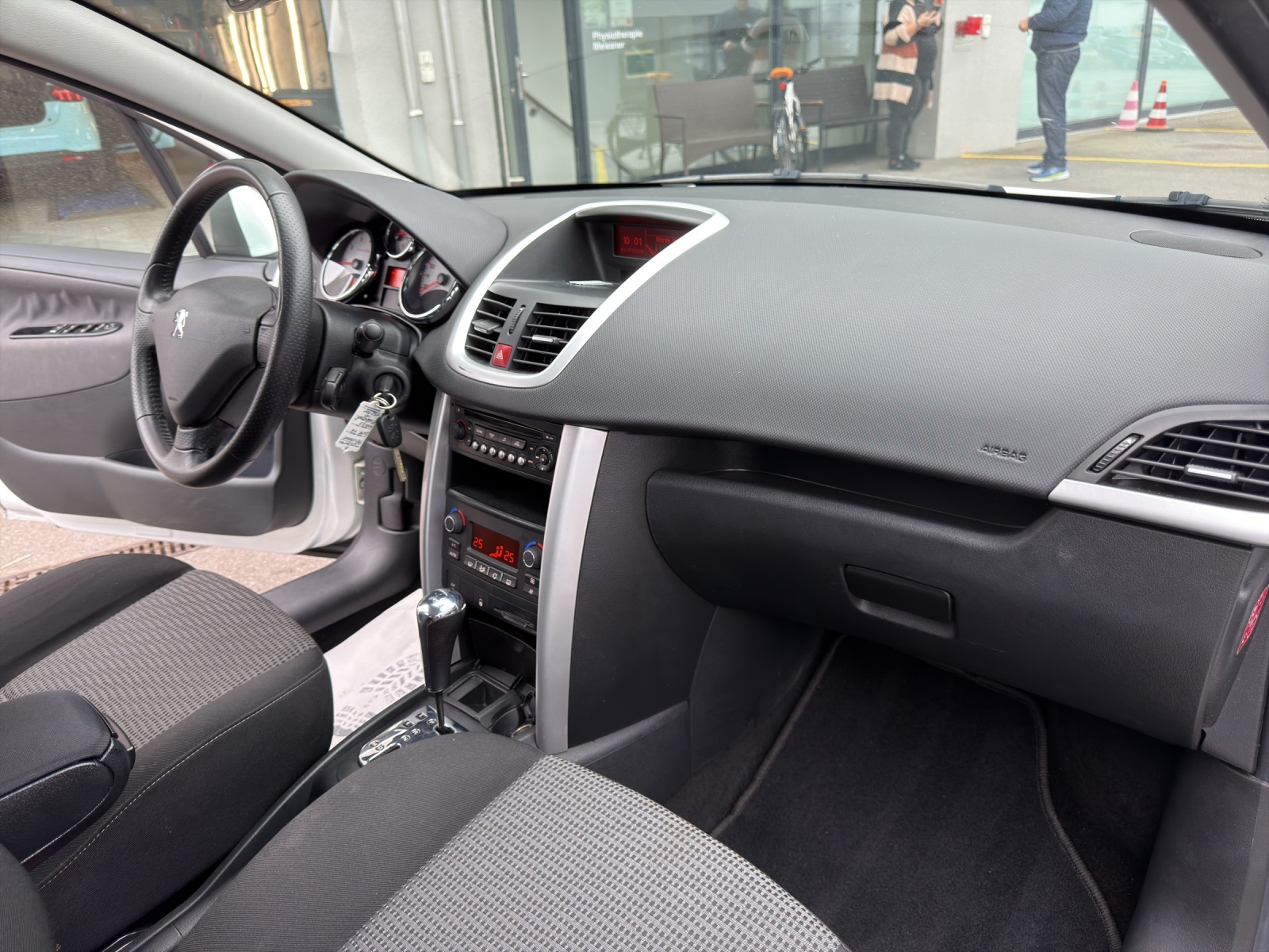 PEUGEOT 207 1.6 16V Sport Automatic-image-20