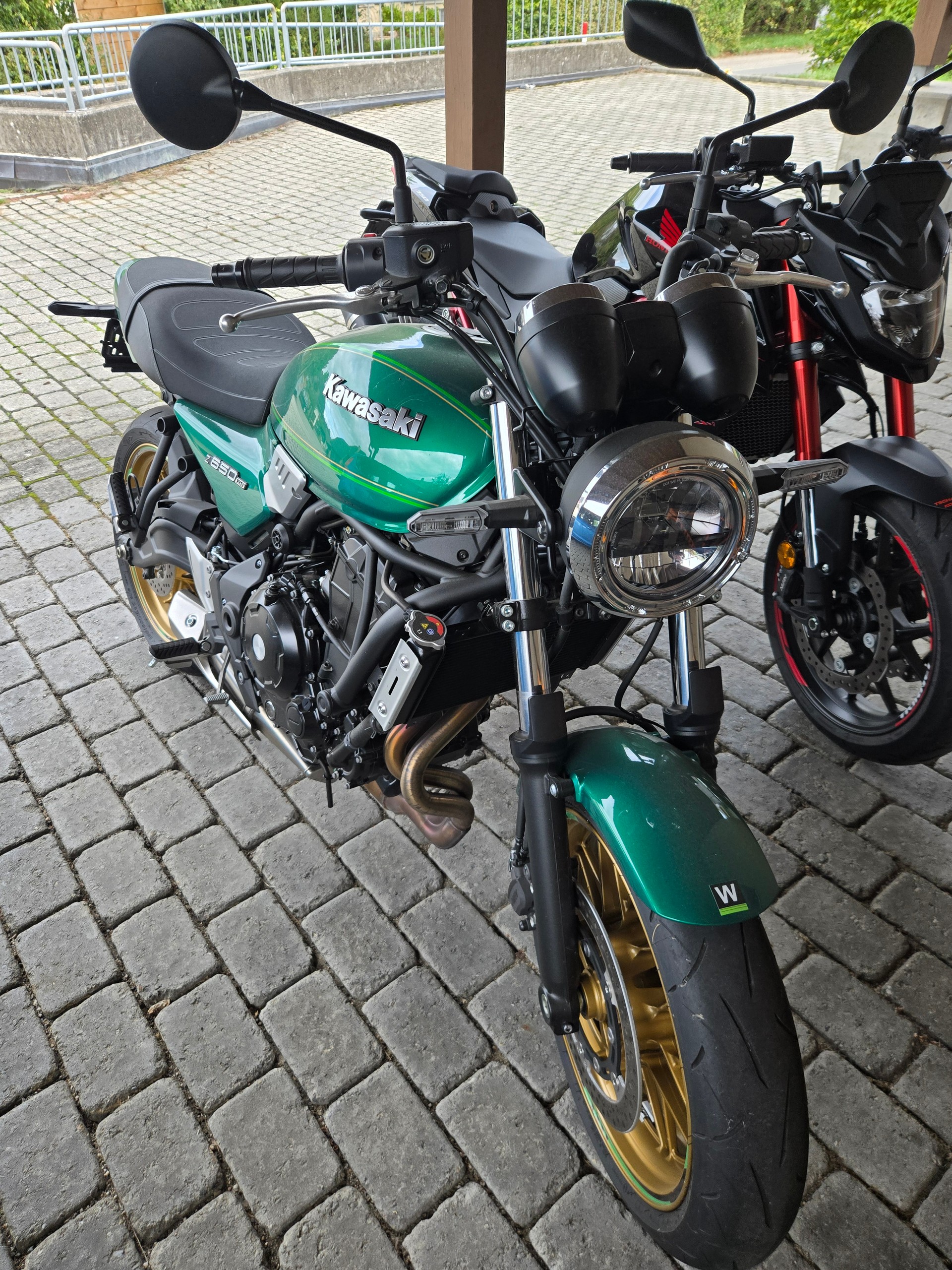 KAWASAKI Z 650 RS-image-8