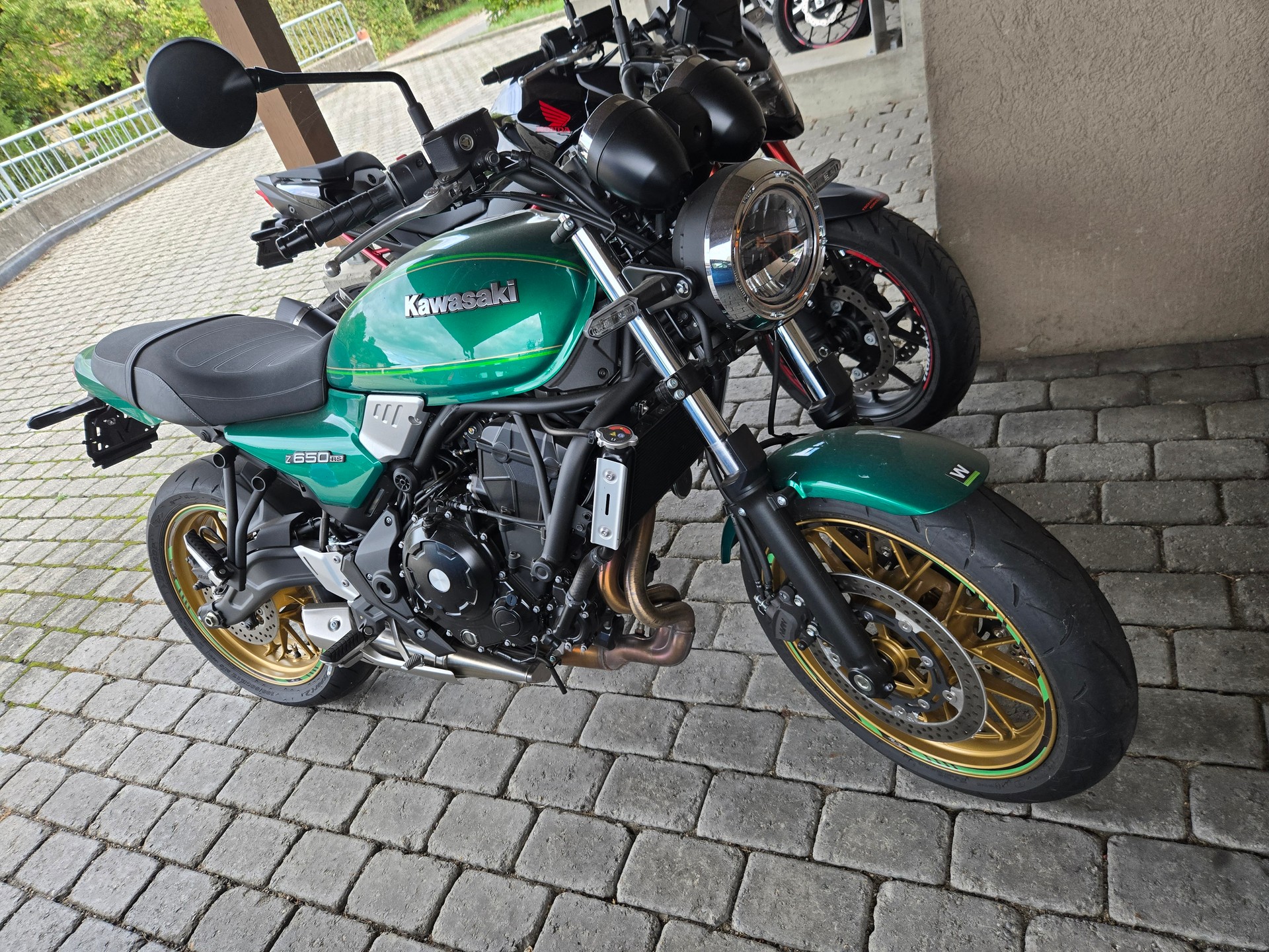 KAWASAKI Z 650 RS-image-9
