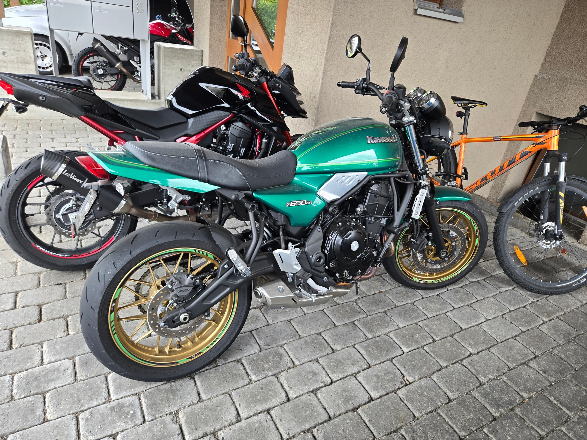 KAWASAKI Z 650 RS-image-6