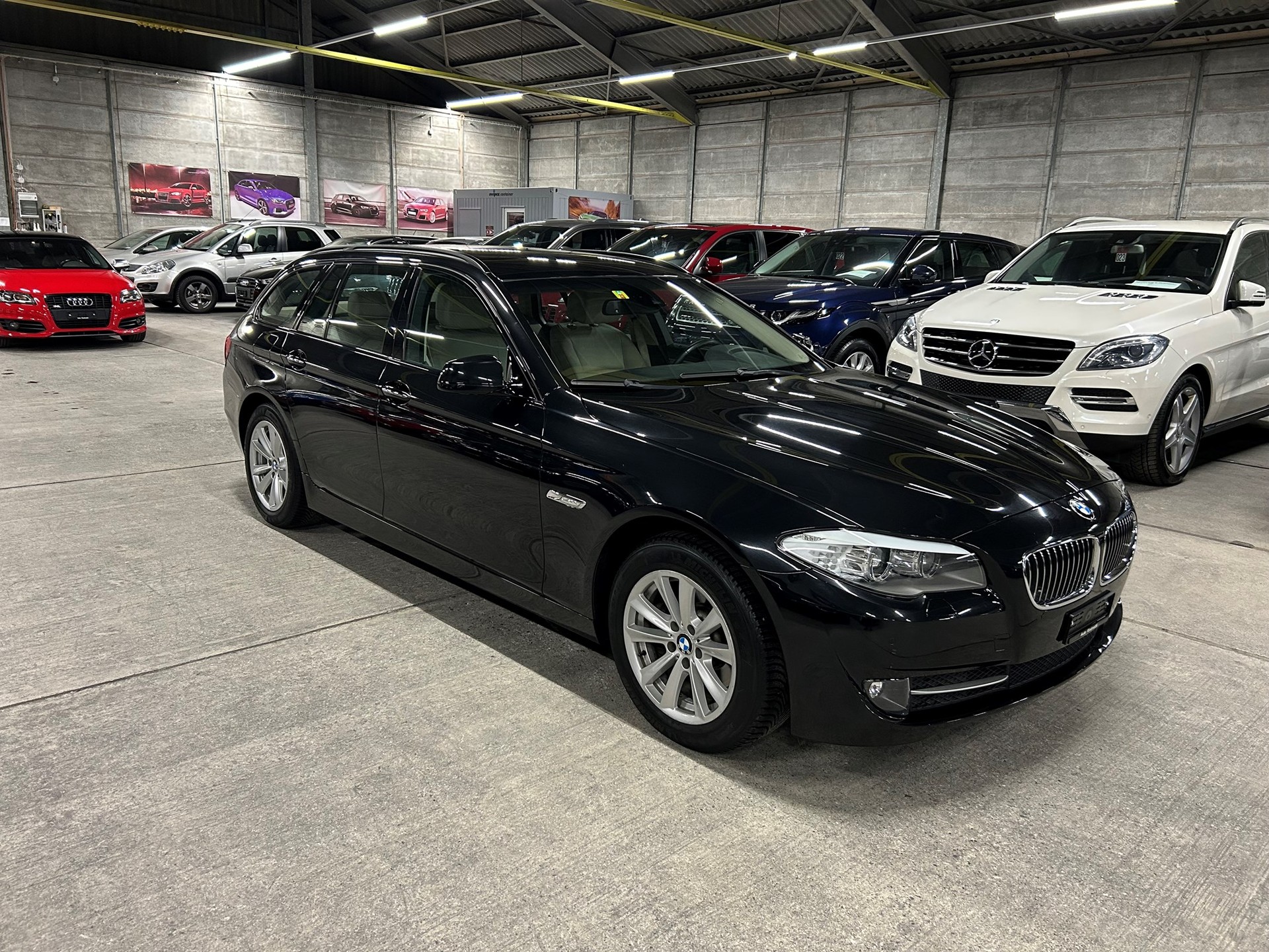 BMW 523i Touring Steptronic-image-2