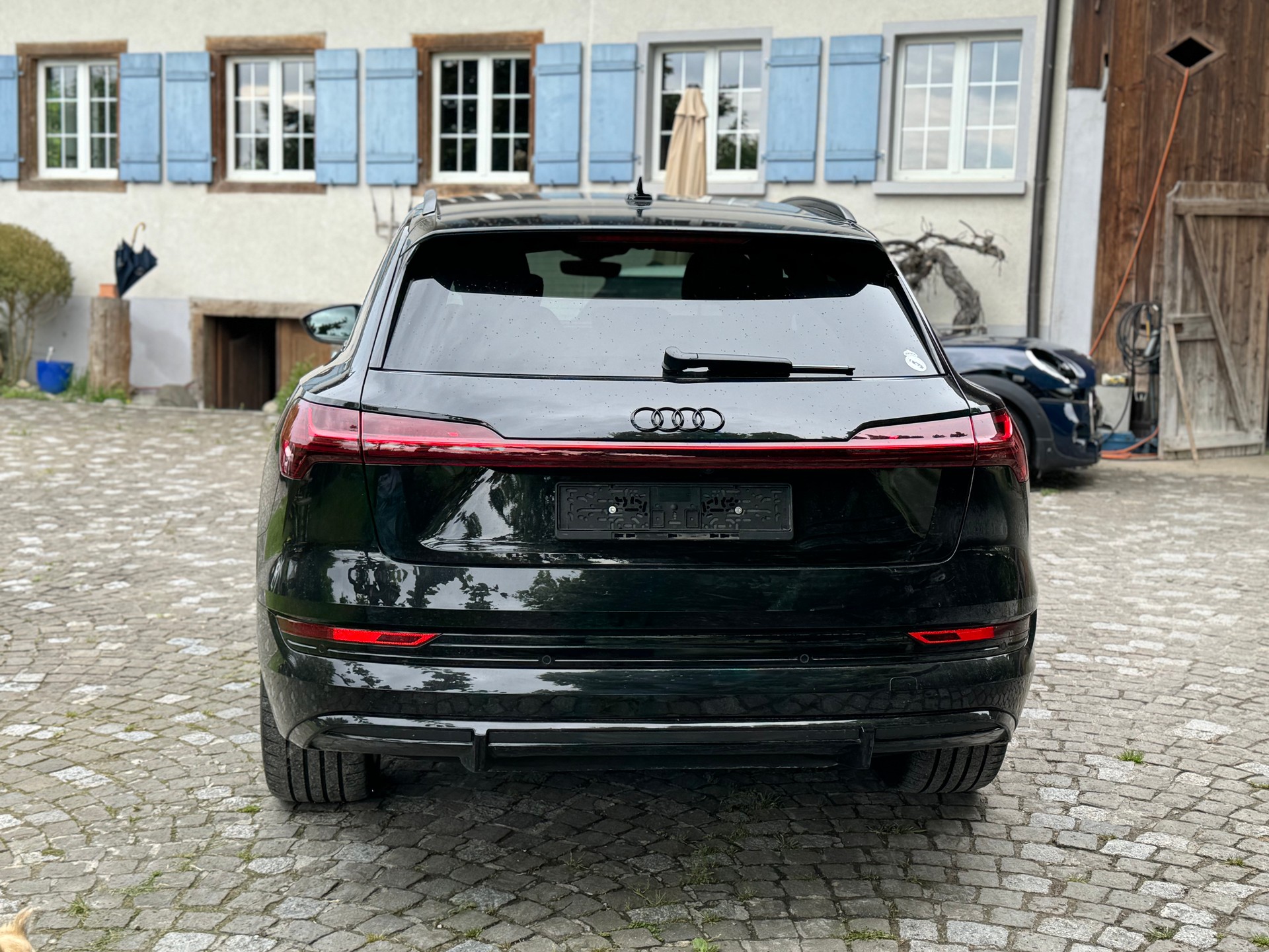 AUDI e-tron 55 S Line Black Edition quattro-image-1