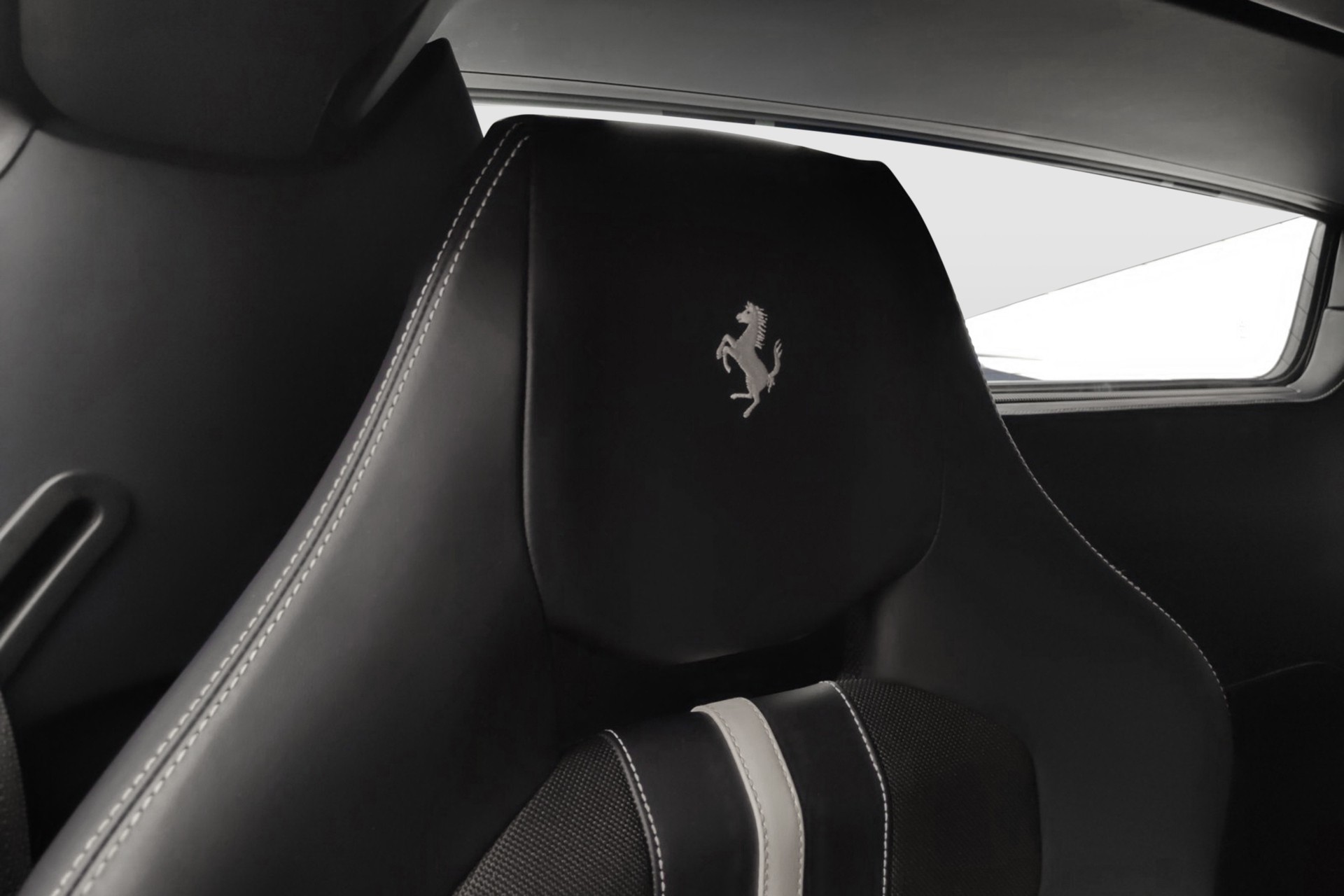 FERRARI 488 Pista Spider 3.9 V8-image-15