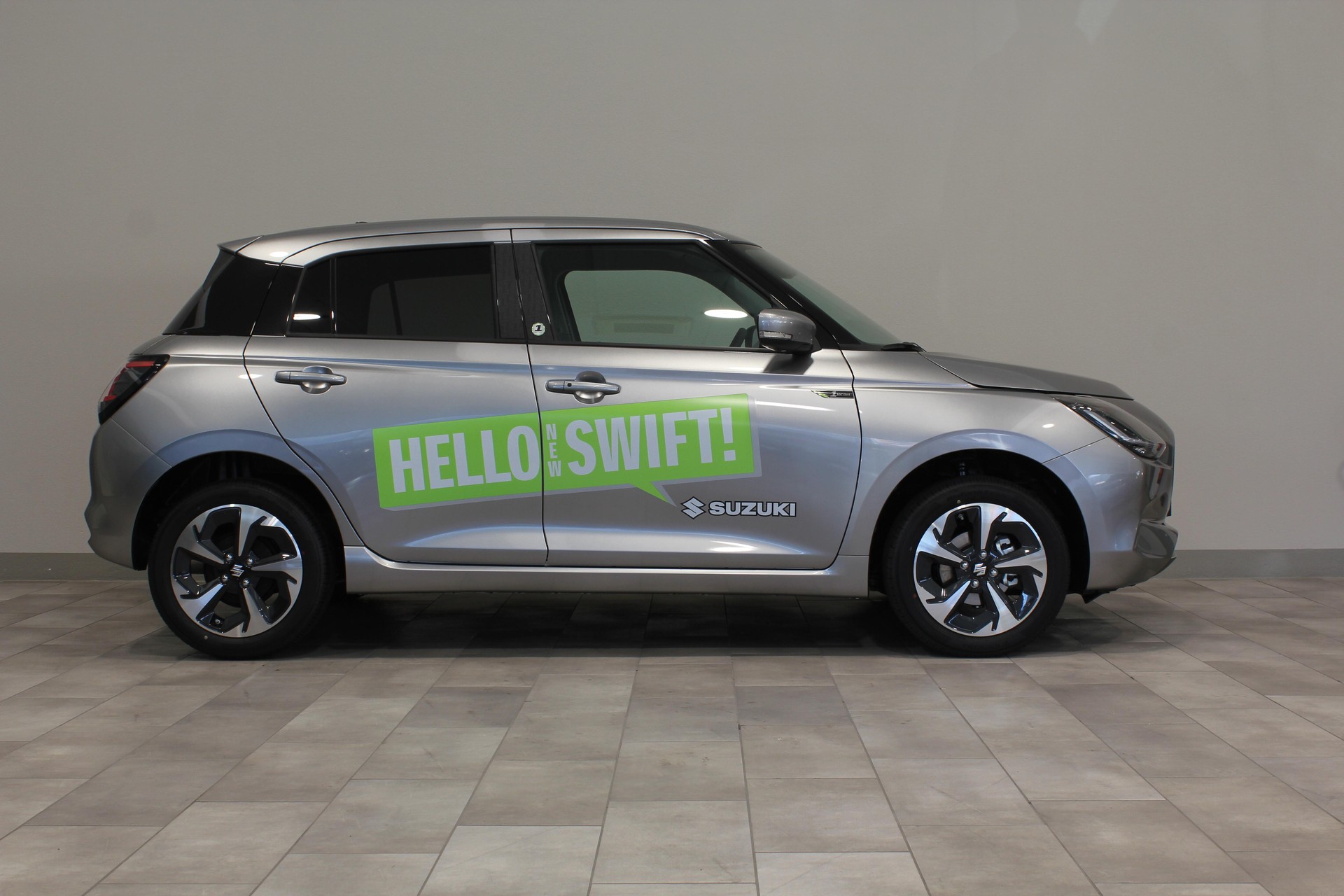 SUZUKI Swift 1.2 1st Edition Top Hybrid 4x4 MY24-image-1