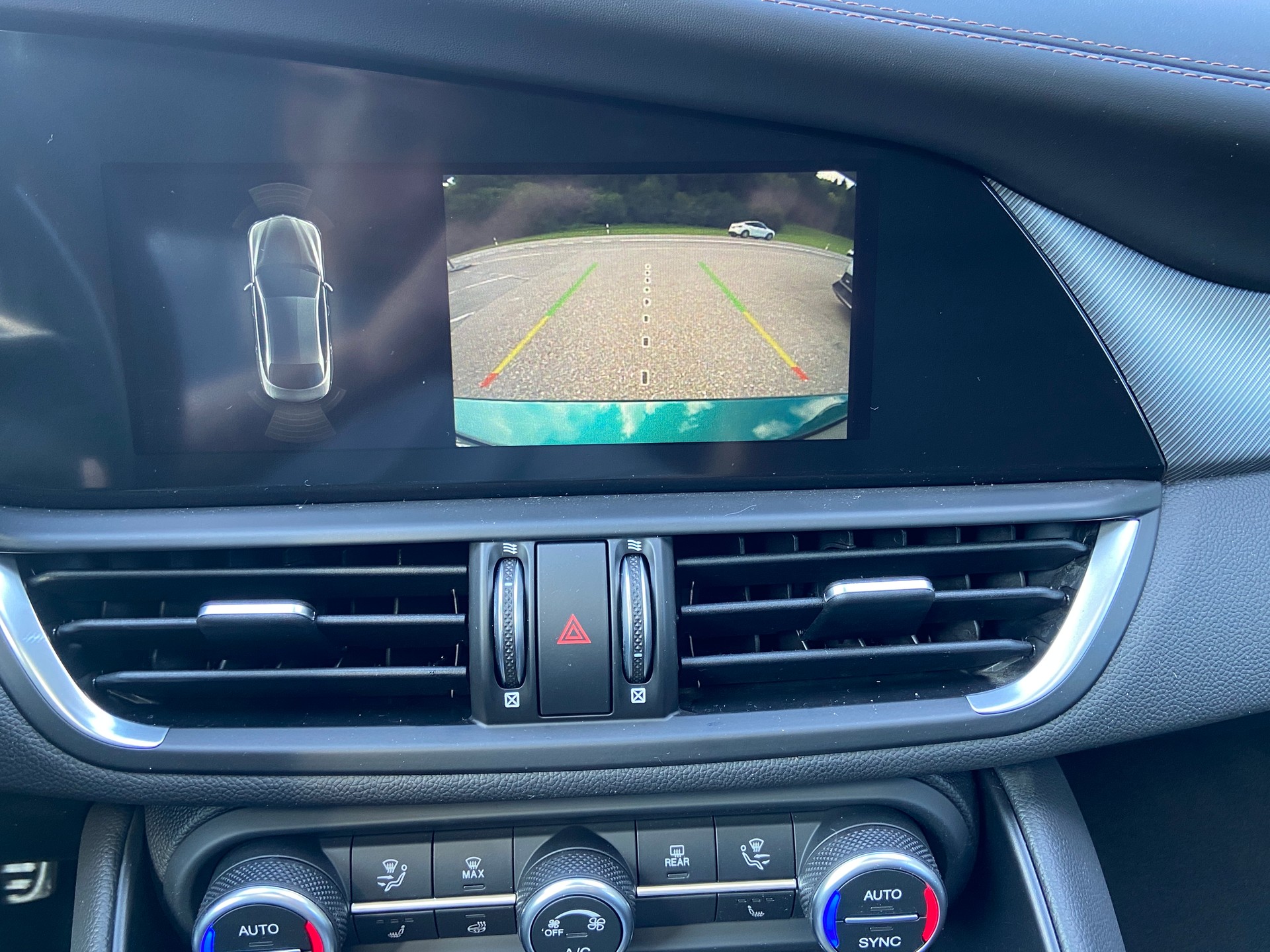 ALFA ROMEO Giulia 2.0 Intensa Sky Q4 AT8-image-14