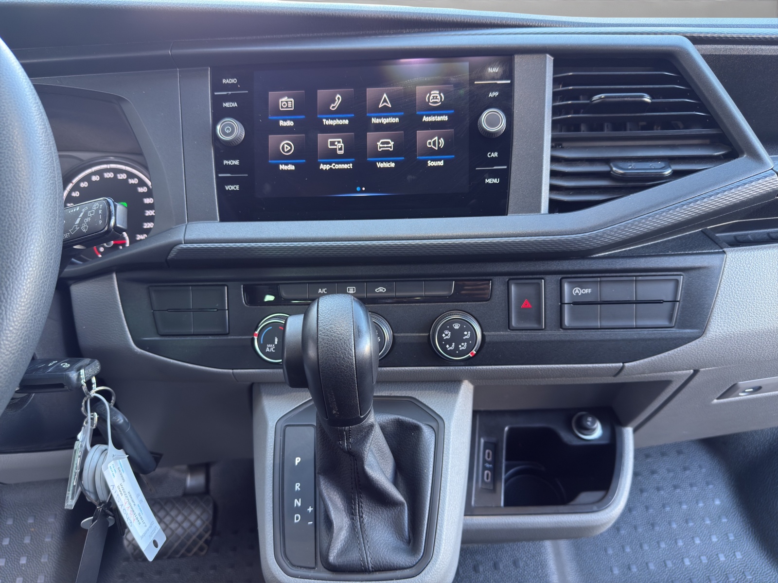 VW T6.1 2.0 TDI DSG-image-15