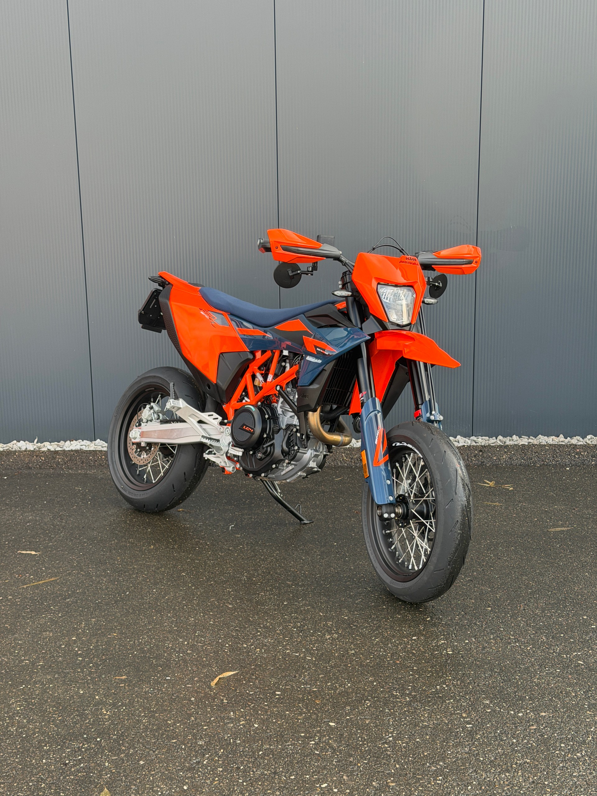 KTM 690 SMC R ABS (35 kW)-image-0