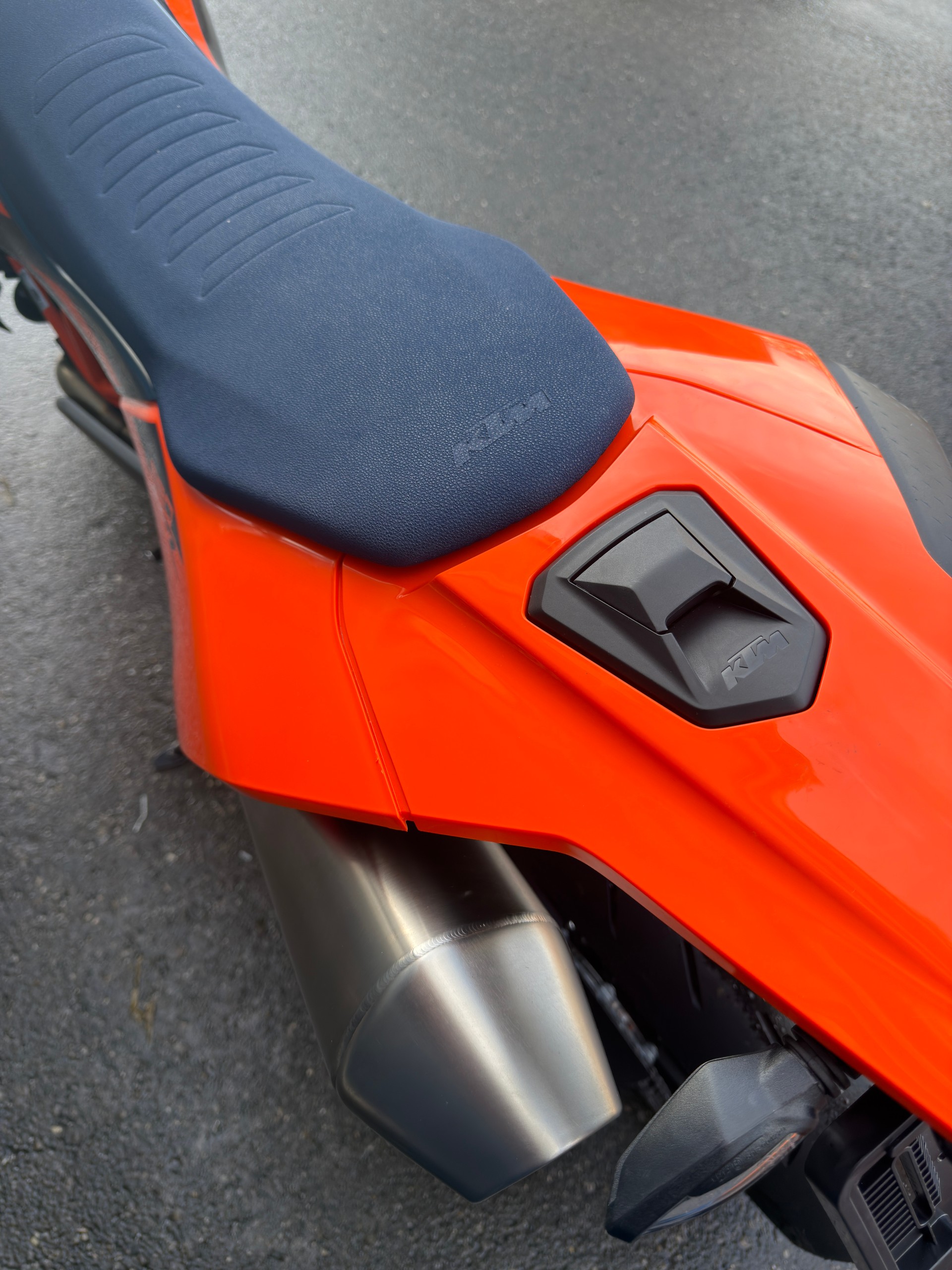 KTM 690 SMC R ABS (35 kW)-image-6
