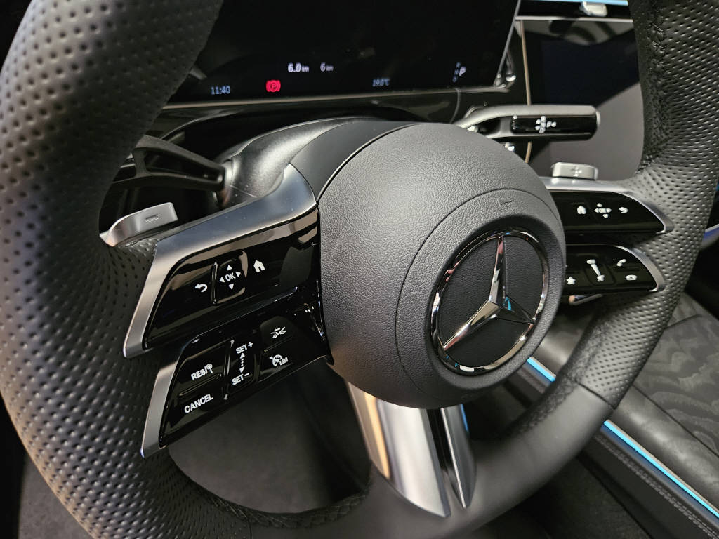MERCEDES-BENZ E 450 d 4Matic AMG Line Limousine-image-8