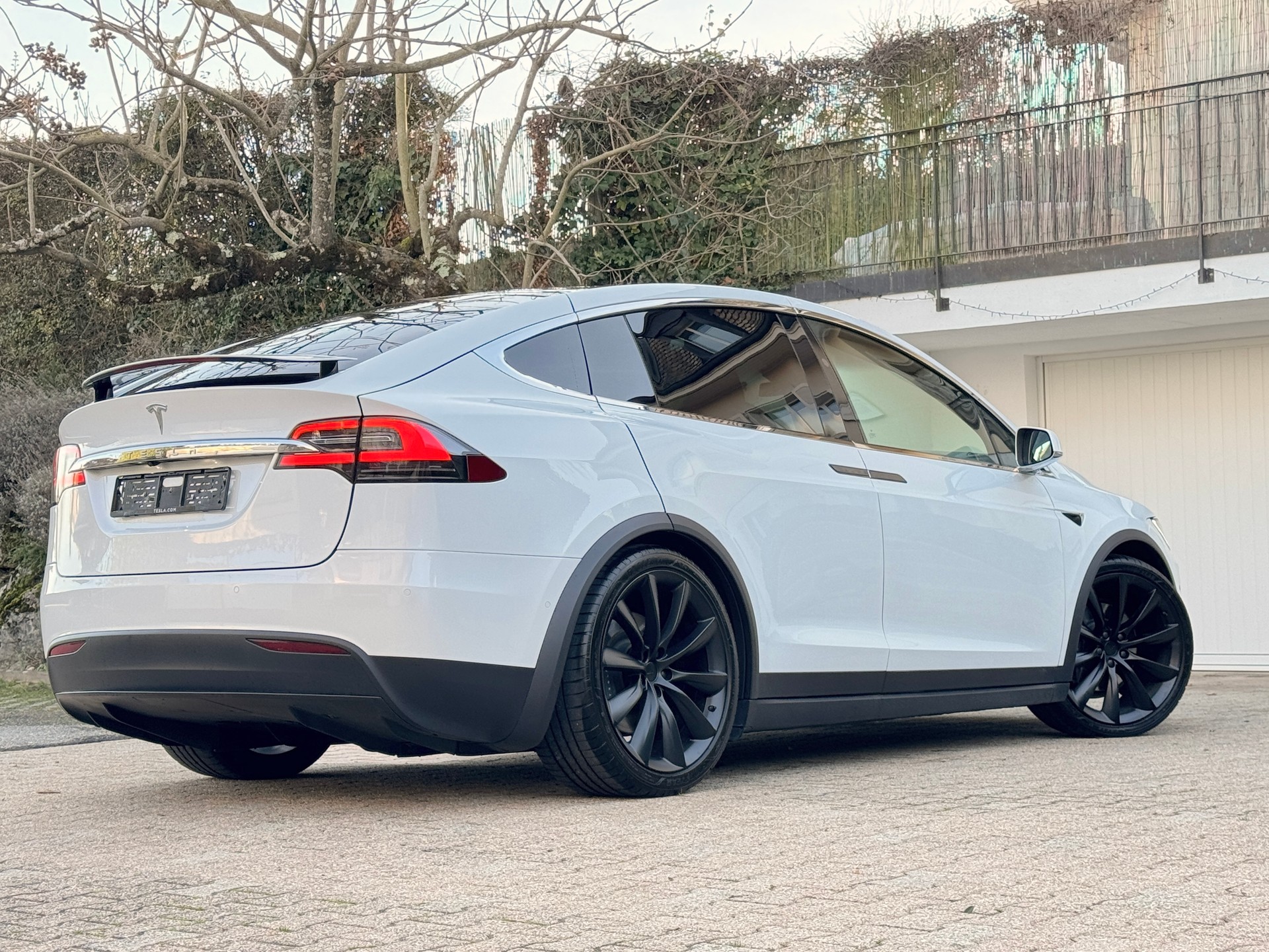 TESLA Model X Performance Ludicrous Plus-image-2