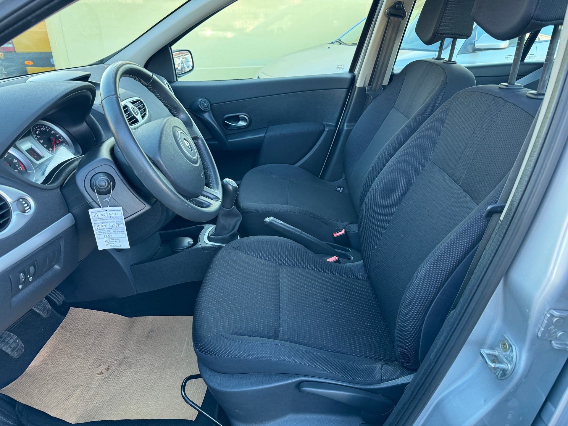 RENAULT Clio 1.6 16V Dynamique-image-7