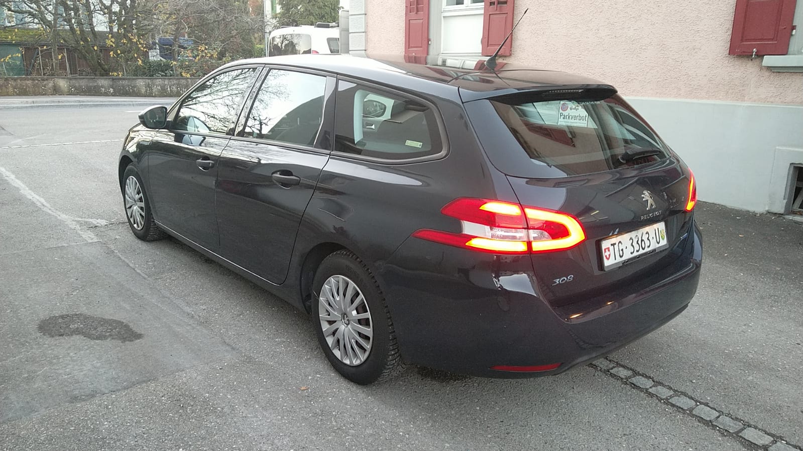 PEUGEOT 308 SW 1.6 BlueHDI Allure-image-3