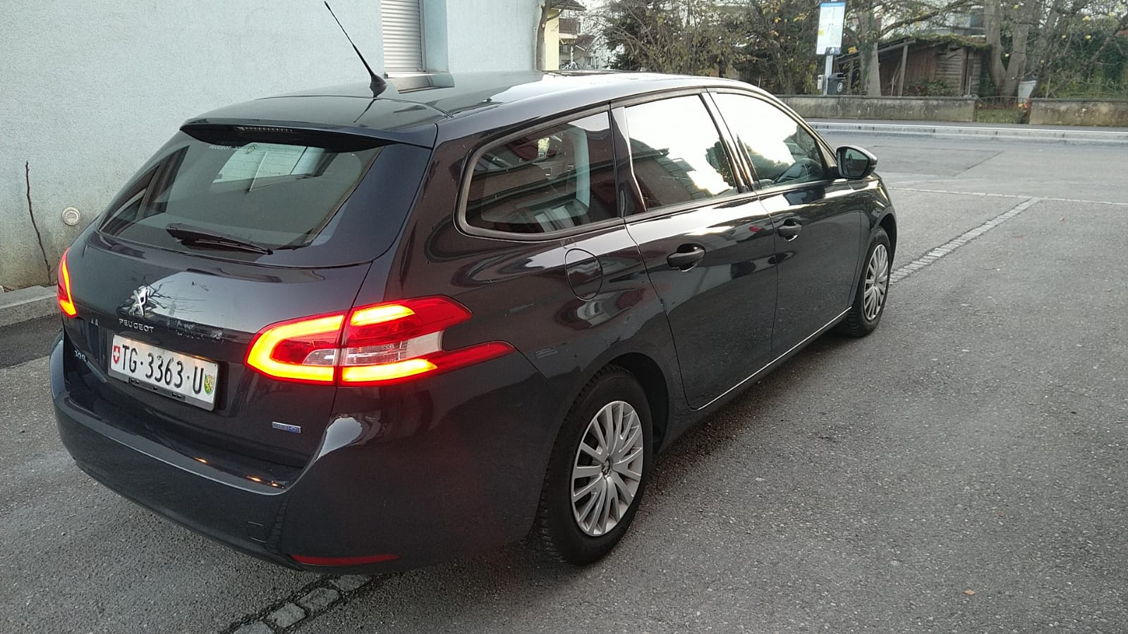 PEUGEOT 308 SW 1.6 BlueHDI Allure-image-5