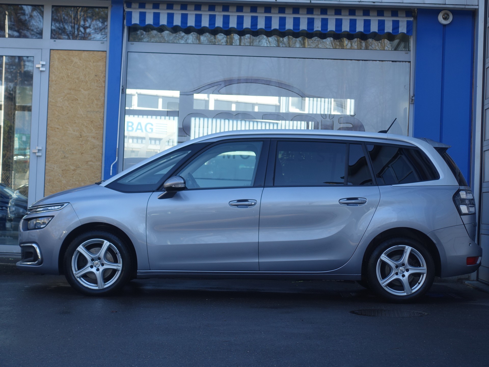CITROEN C4 Spacetourer 2.0 BlueHDi Shine EAT8-image-6