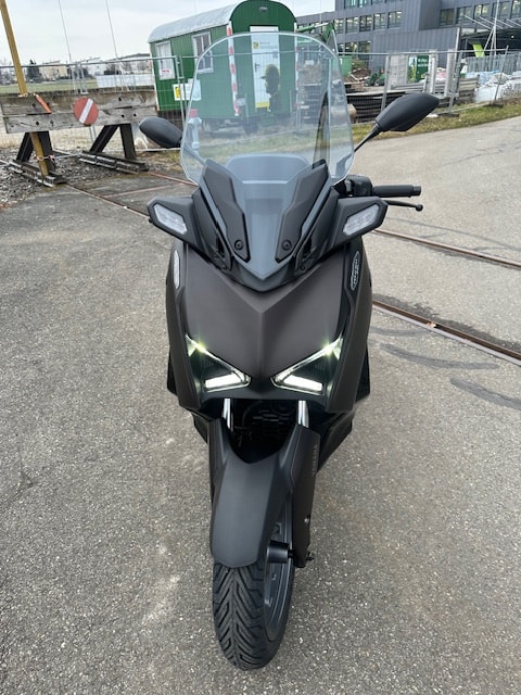 YAMAHA X-Max YP 125 Tech Max-image-2
