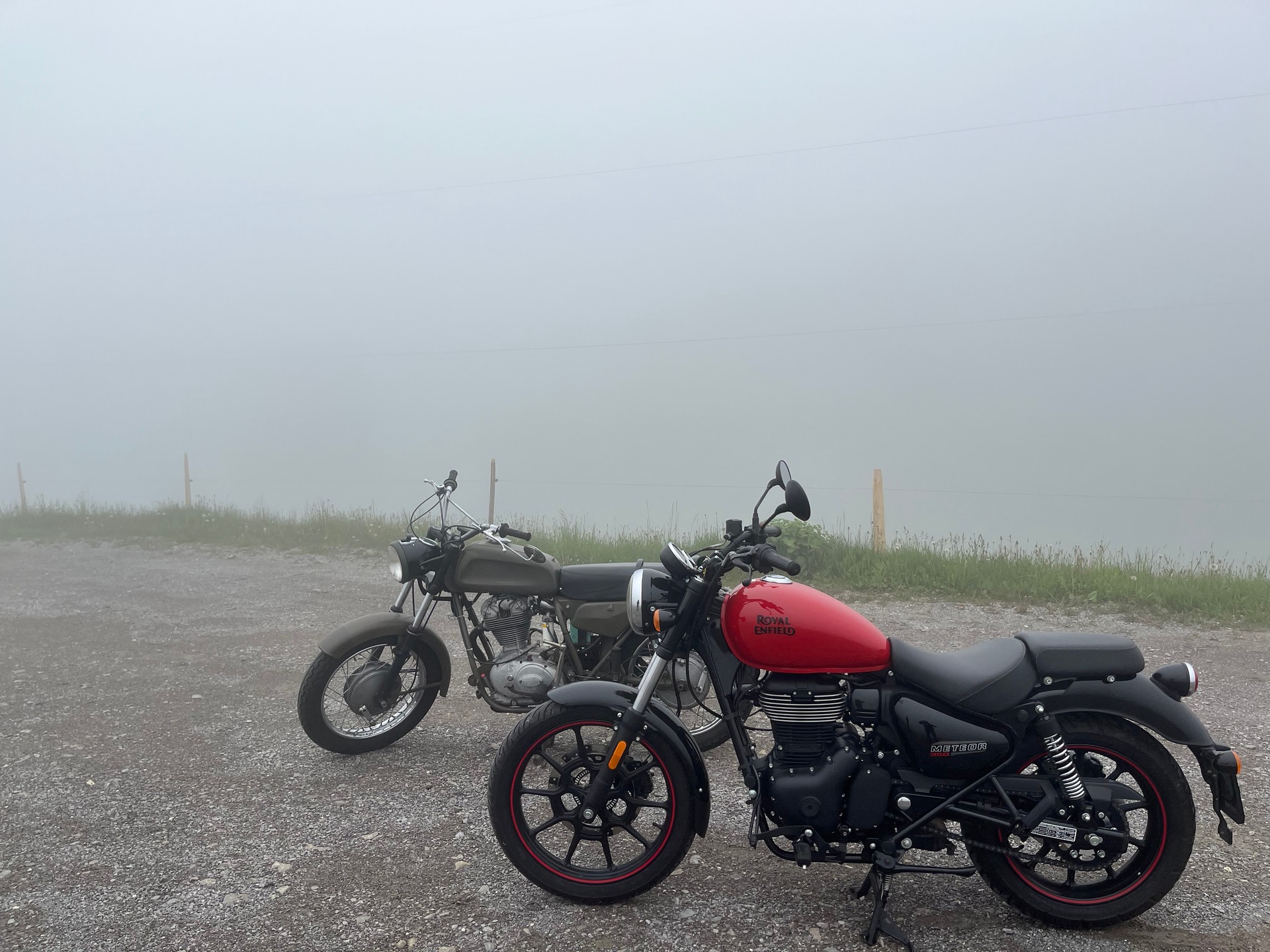 ROYAL ENFIELD Meteor Fireball-image-2