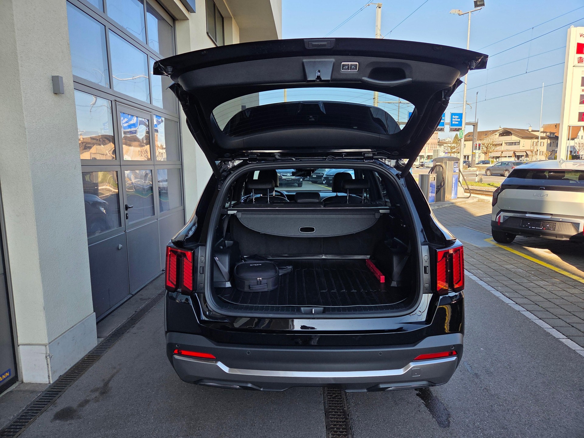 KIA Sorento 1.6 T-GDi Plug-in Hybrid Style 7P-image-14