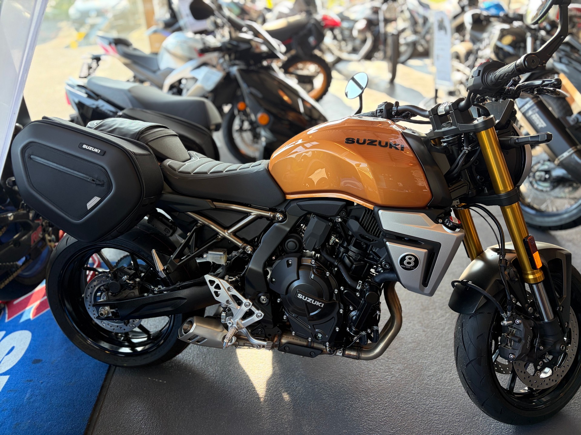 SUZUKI GSX-8T-image-1