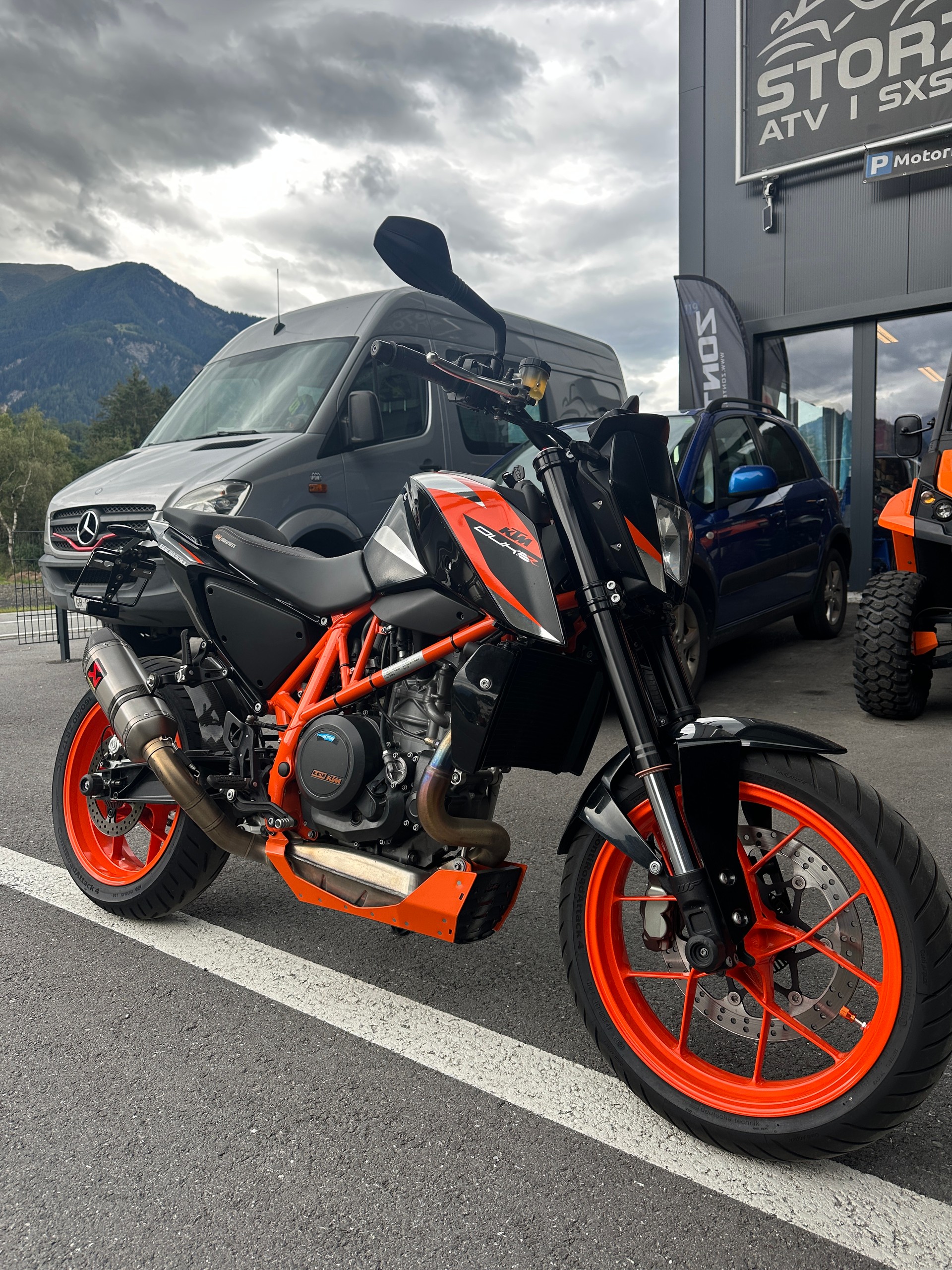 KTM 690 Duke R ABS-image-1