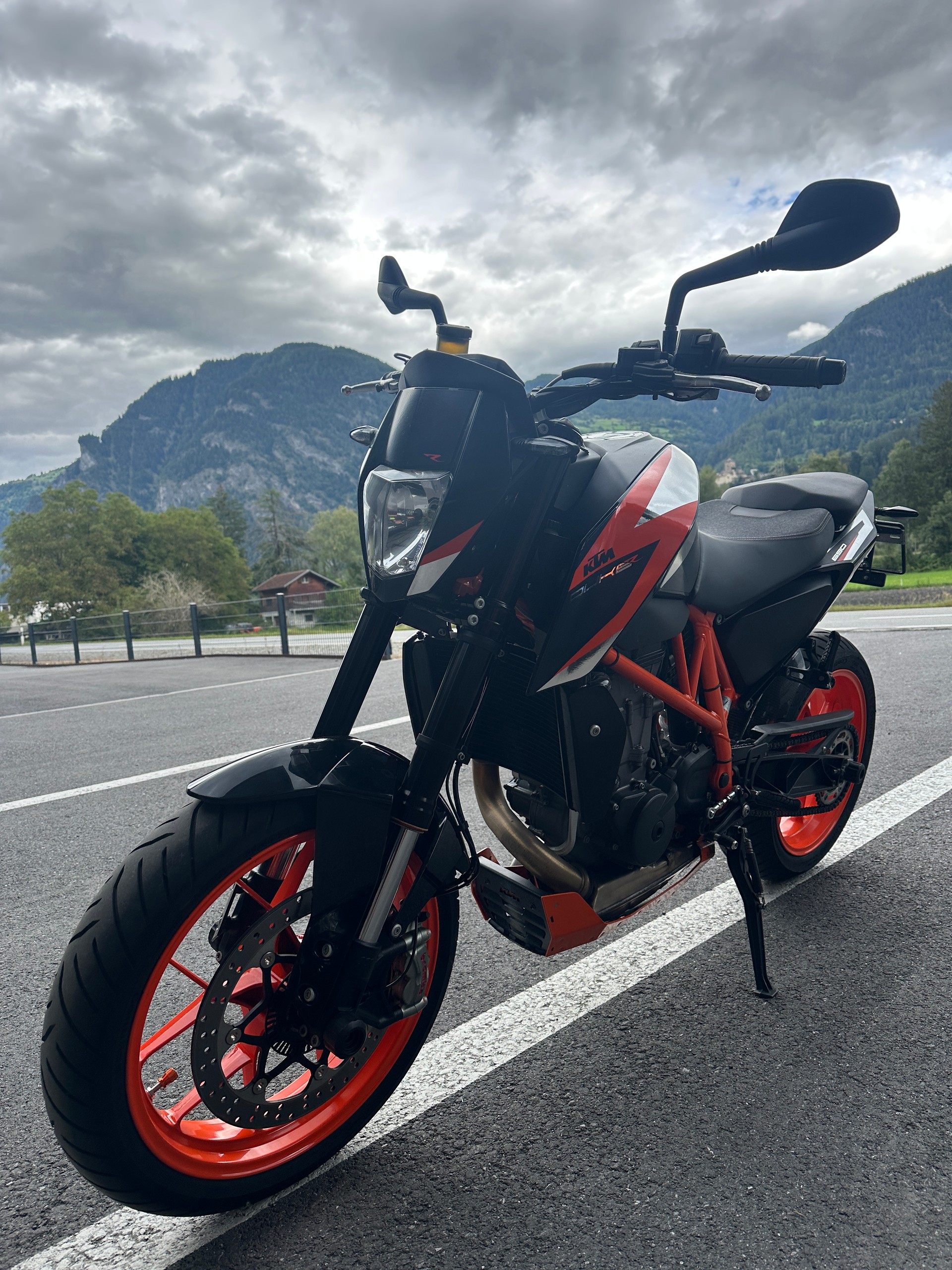 KTM 690 Duke R ABS-image-3