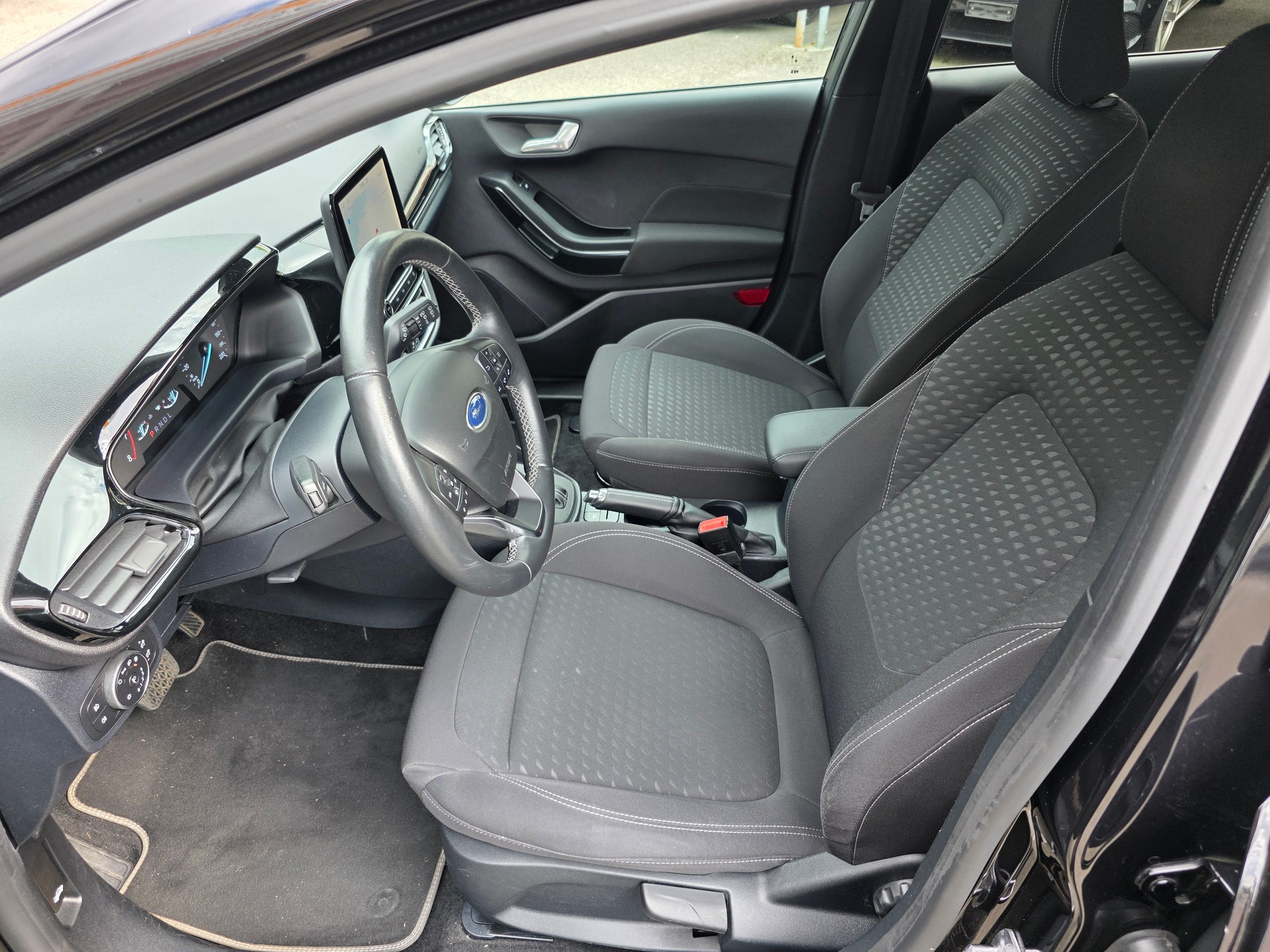 FORD Fiesta 1.0 Titanium X Automat-image-10