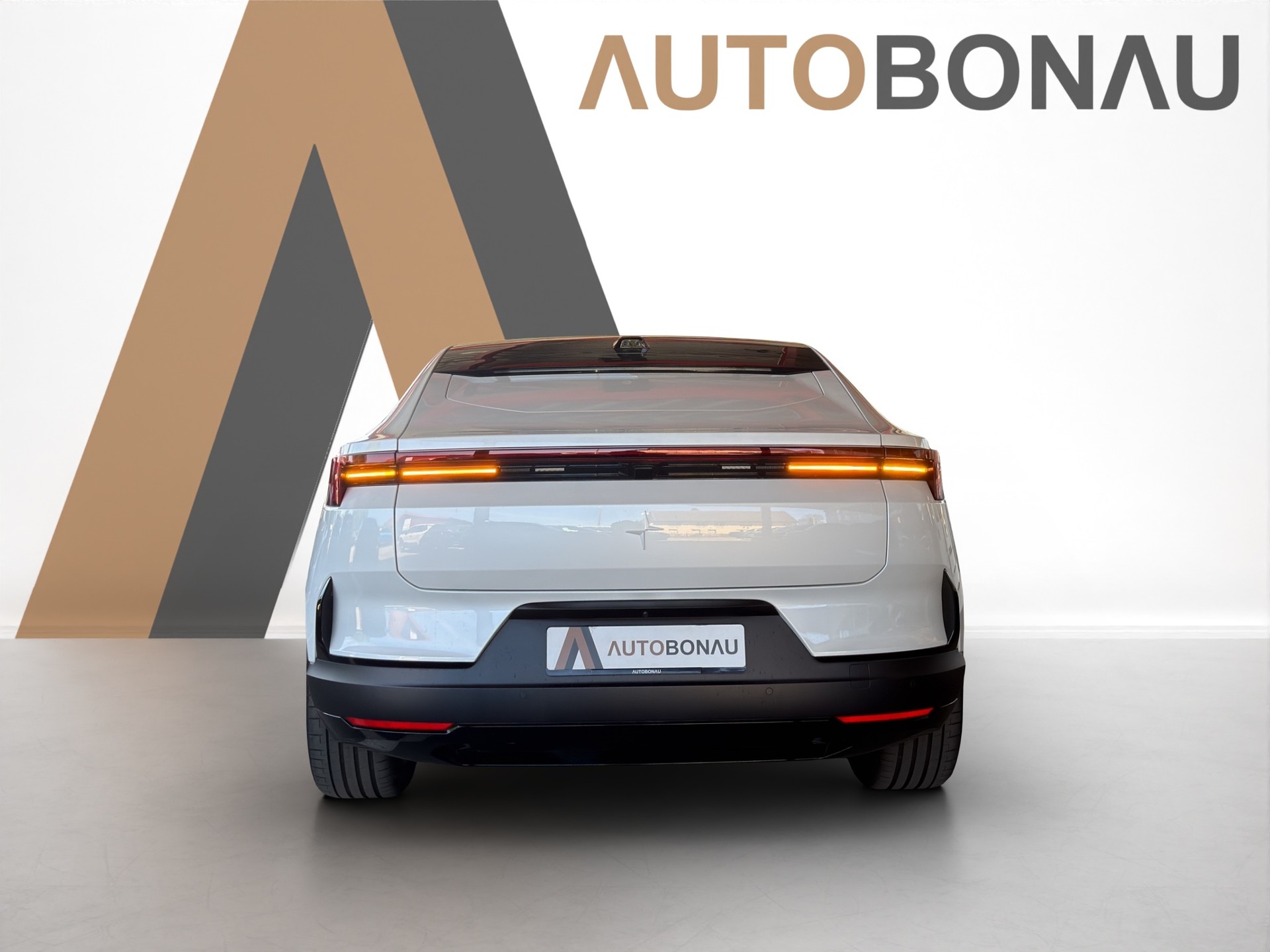 POLESTAR 4 Long Range Dual Motor Plus Pilot-showroom-element-3