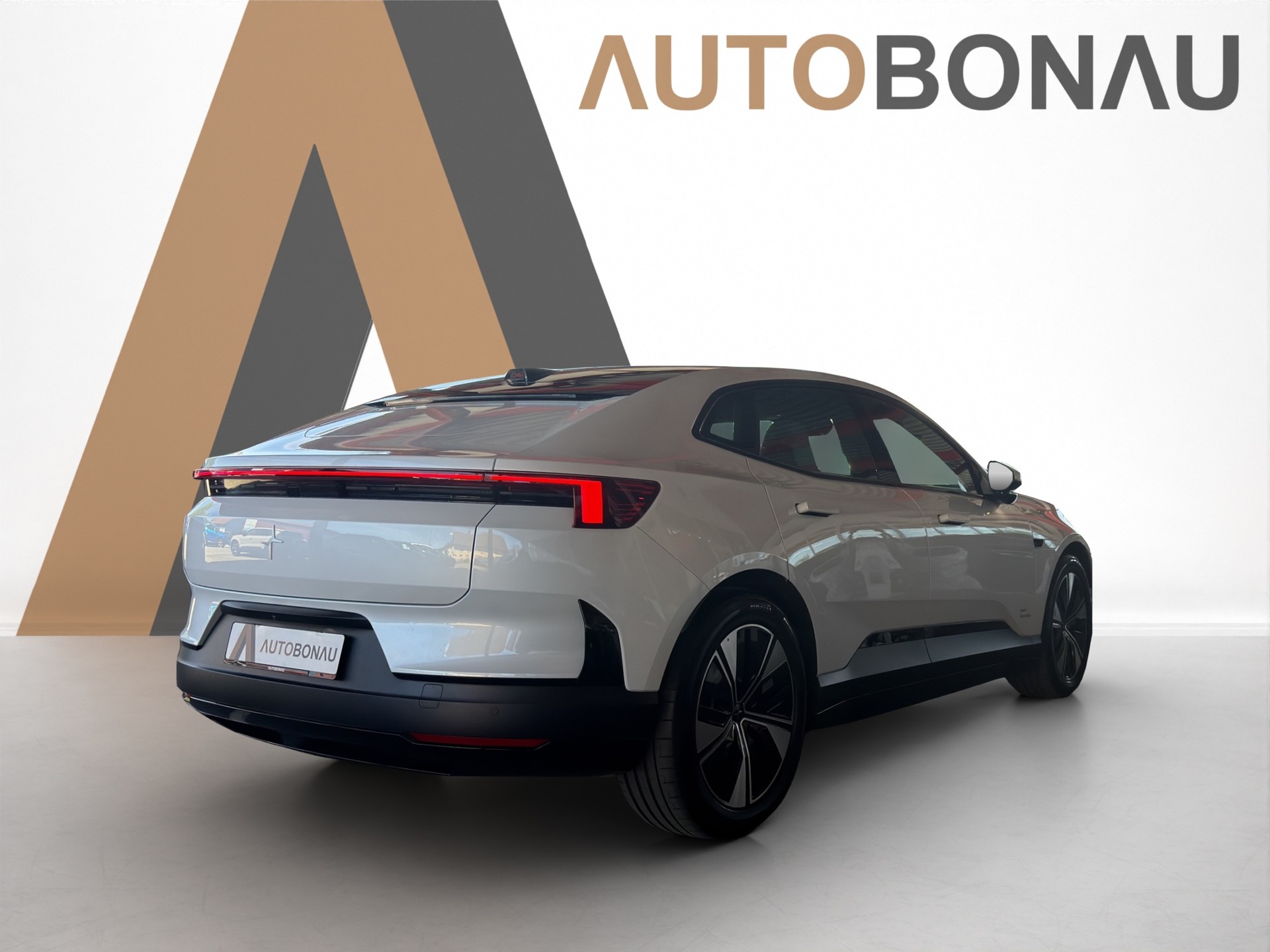 POLESTAR 4 Long Range Dual Motor Plus Pilot-image-4
