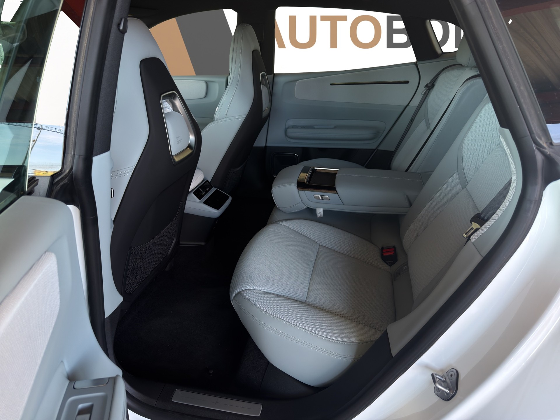 POLESTAR 4 Long Range Dual Motor Plus Pilot-image-16