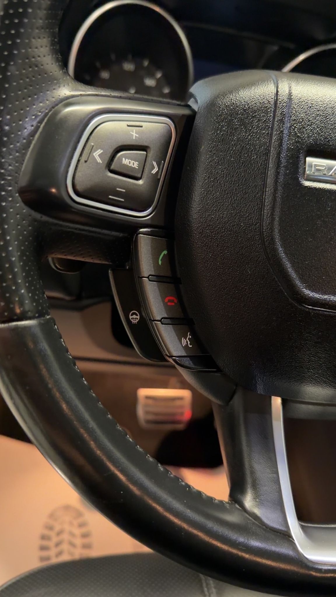 LAND ROVER Range Rover Evoque 2.0 TD4 HSE Dynamic AT9-image-13
