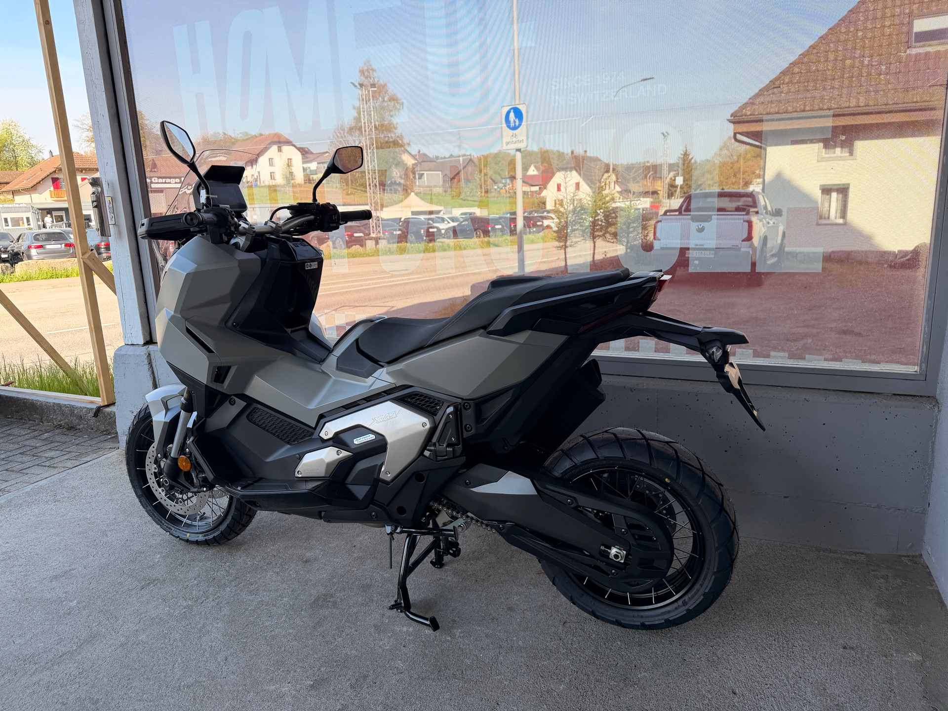 HONDA X-ADV 750-image-2