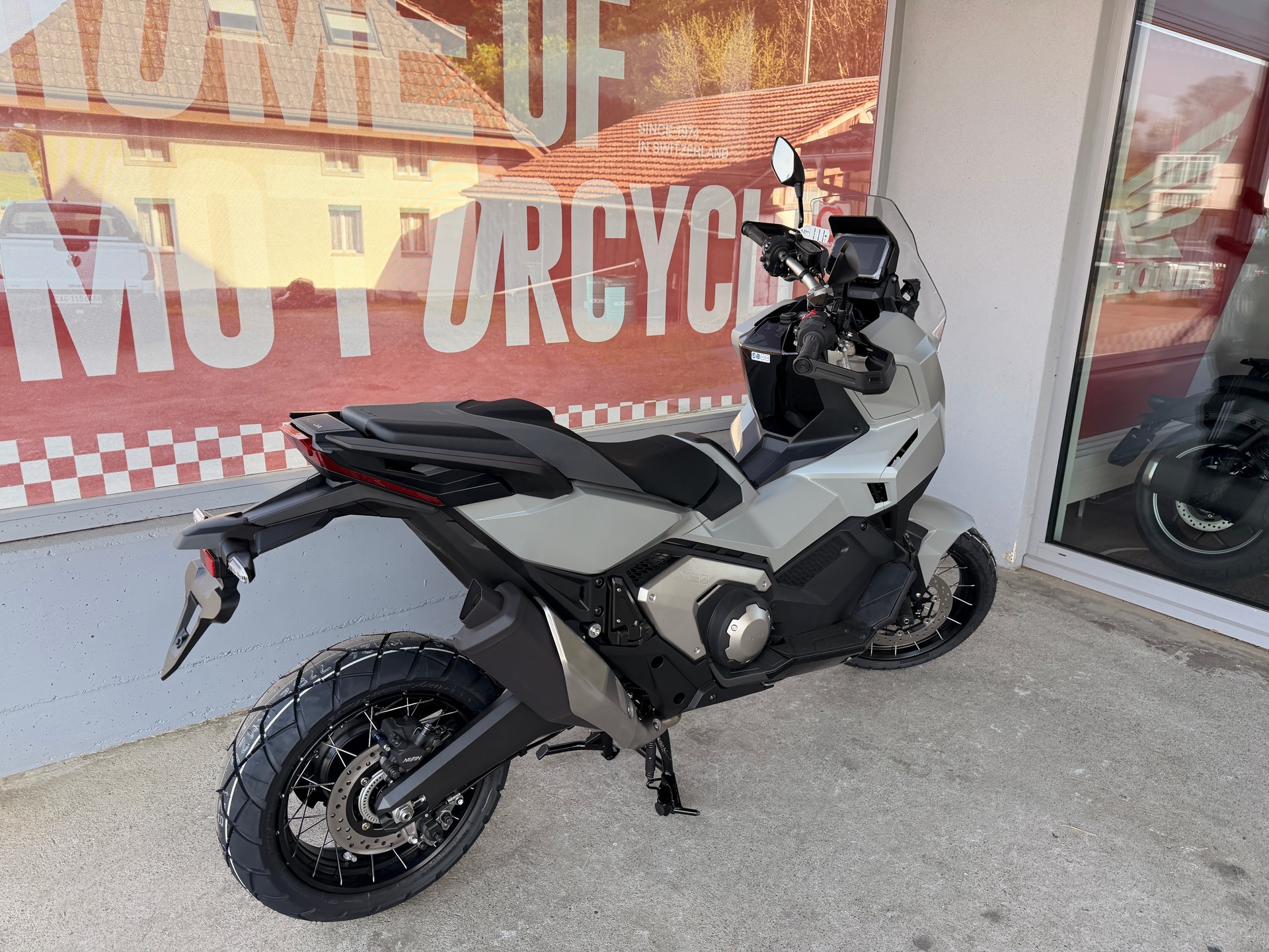 HONDA X-ADV 750-image-4