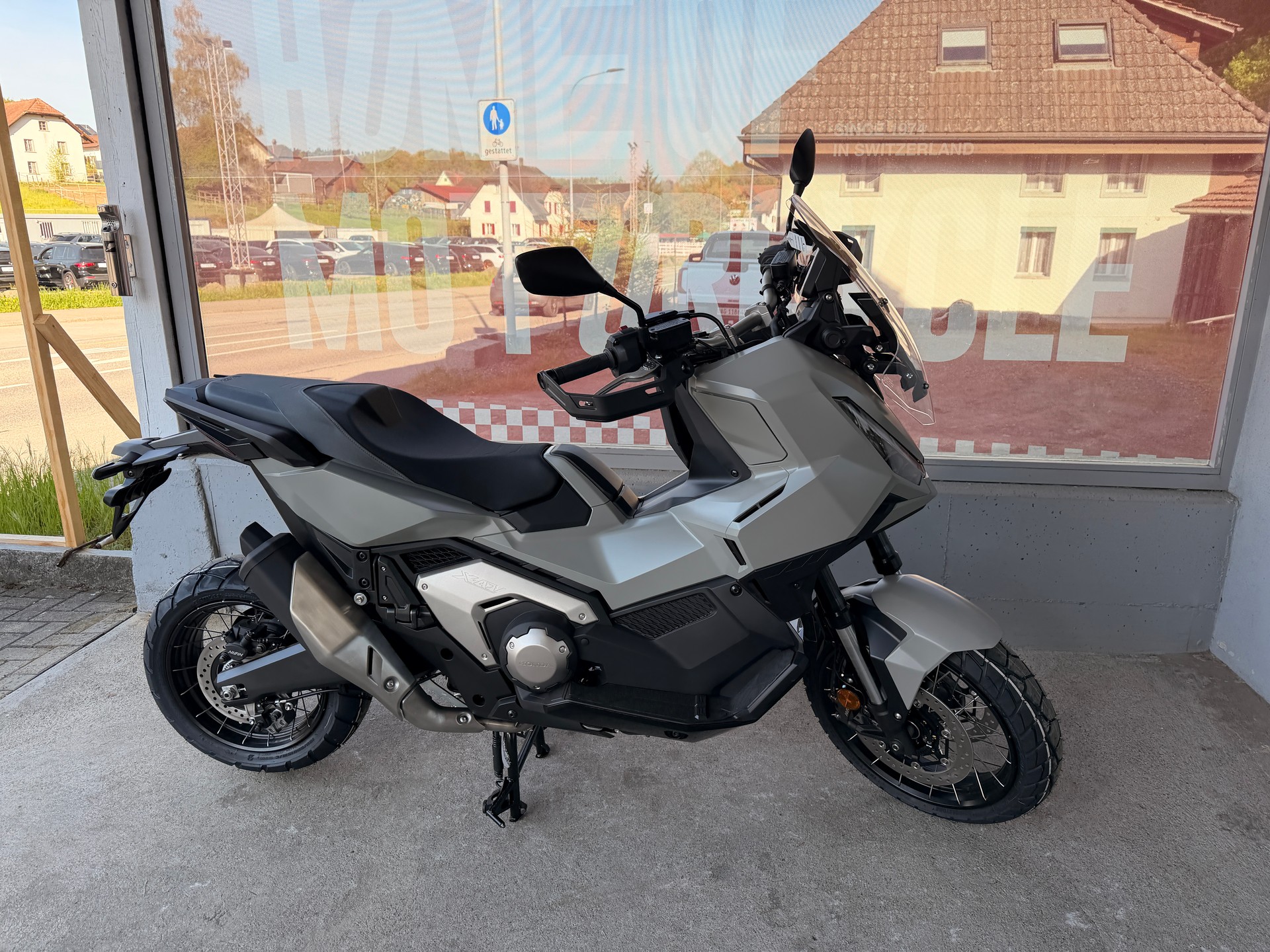 HONDA X-ADV 750-image-3