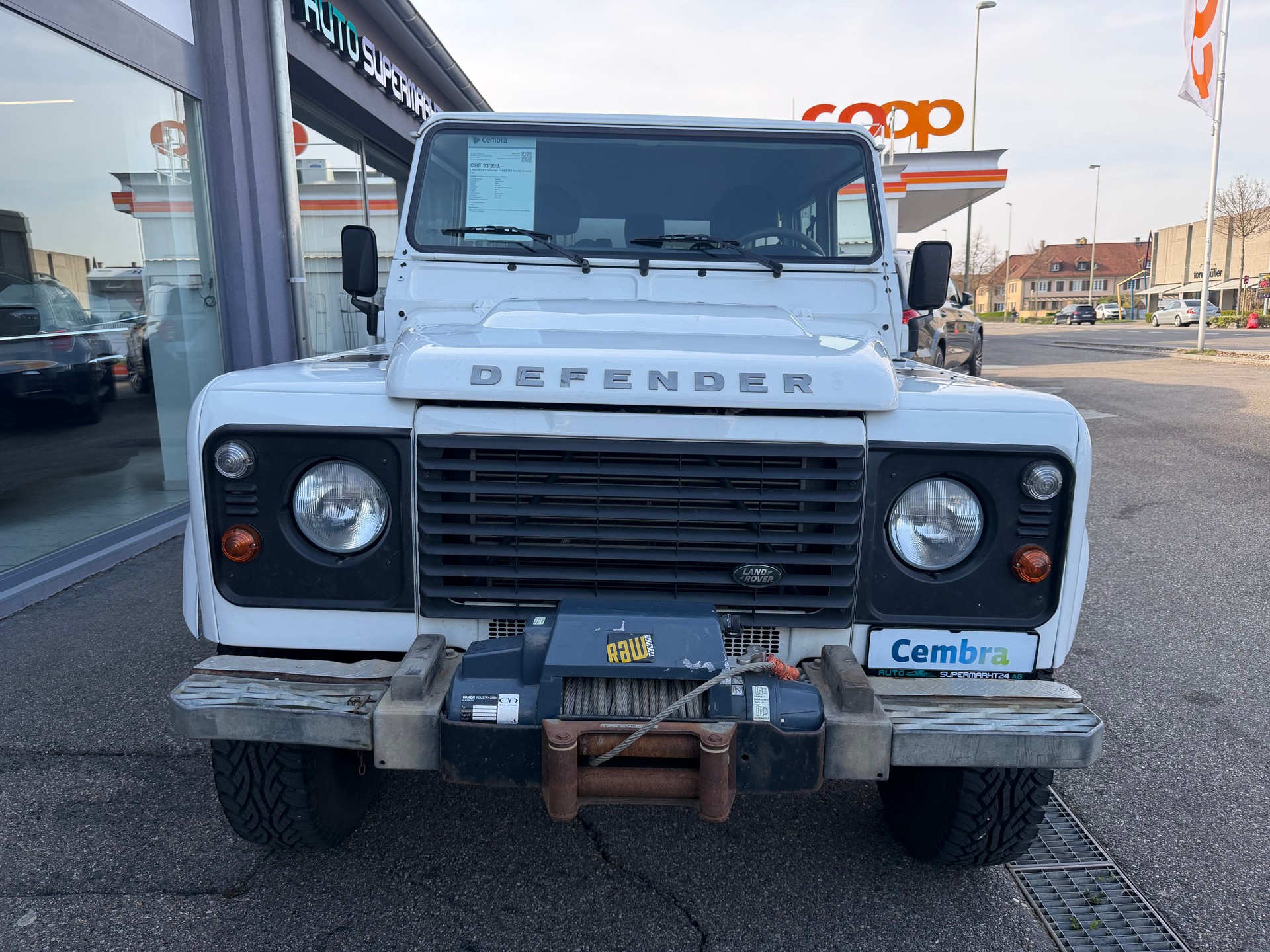 LAND ROVER Defender 130 2.2 TD4 Double Chassis Cab-showroom-element-2