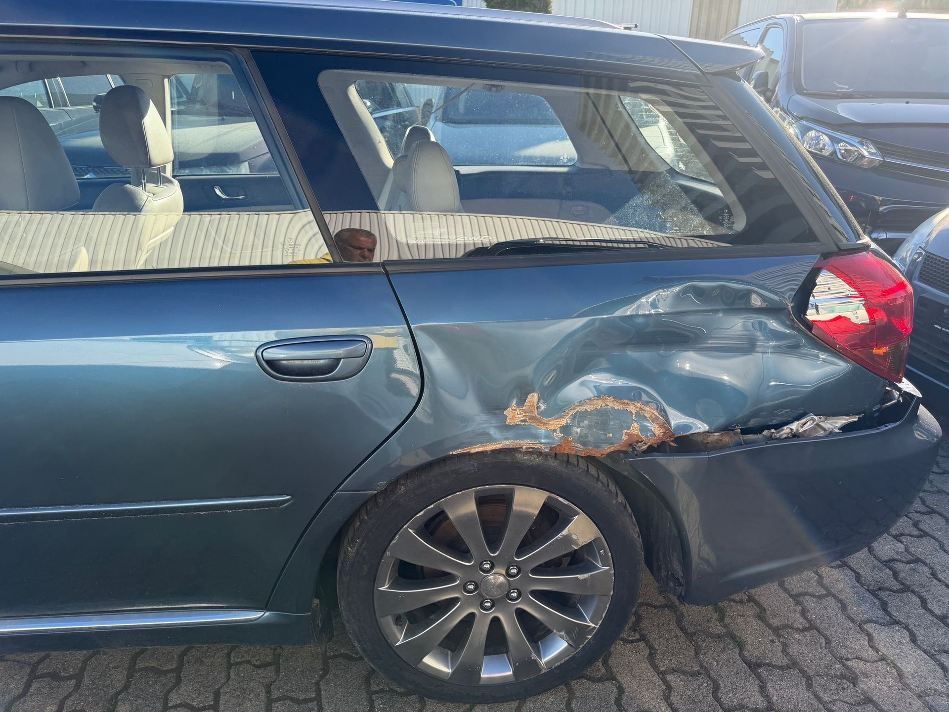 SUBARU Legacy 3.0R AWD Executive Automatic-image-5