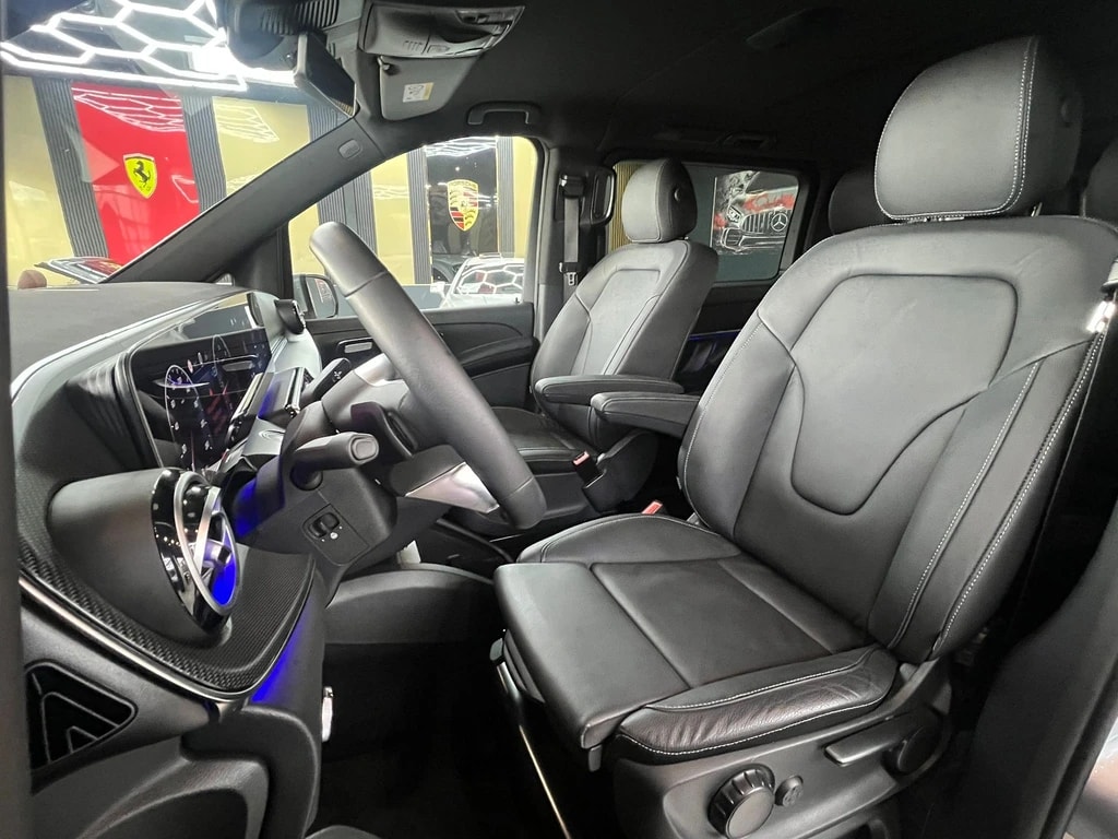 MERCEDES-BENZ V 300 d lang AMG Line Avantgarde 4Matic 9G-Tronic-image-9