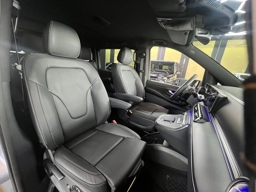 MERCEDES-BENZ V 300 d lang AMG Line Avantgarde 4Matic 9G-Tronic-image-11
