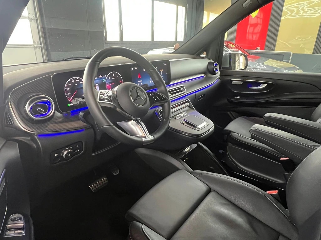 MERCEDES-BENZ V 300 d lang AMG Line Avantgarde 4Matic 9G-Tronic-image-8
