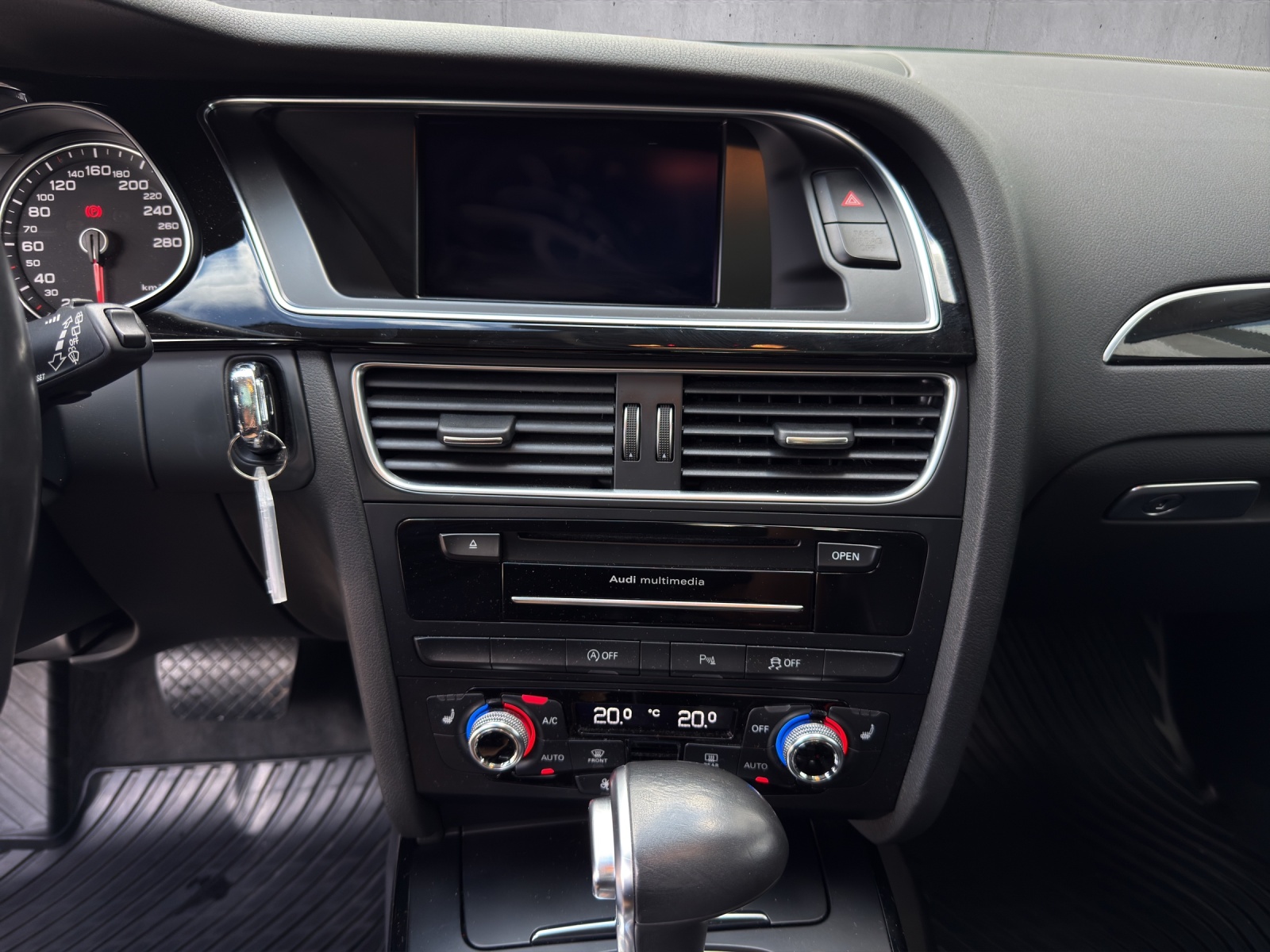 AUDI A4 allroad 3.0 TDI clean diesel quattro S-tronic-image-10