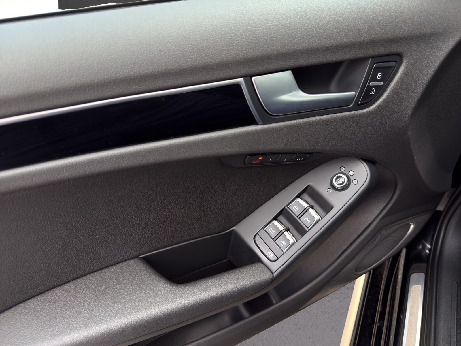 AUDI A4 allroad 3.0 TDI clean diesel quattro S-tronic-image-8