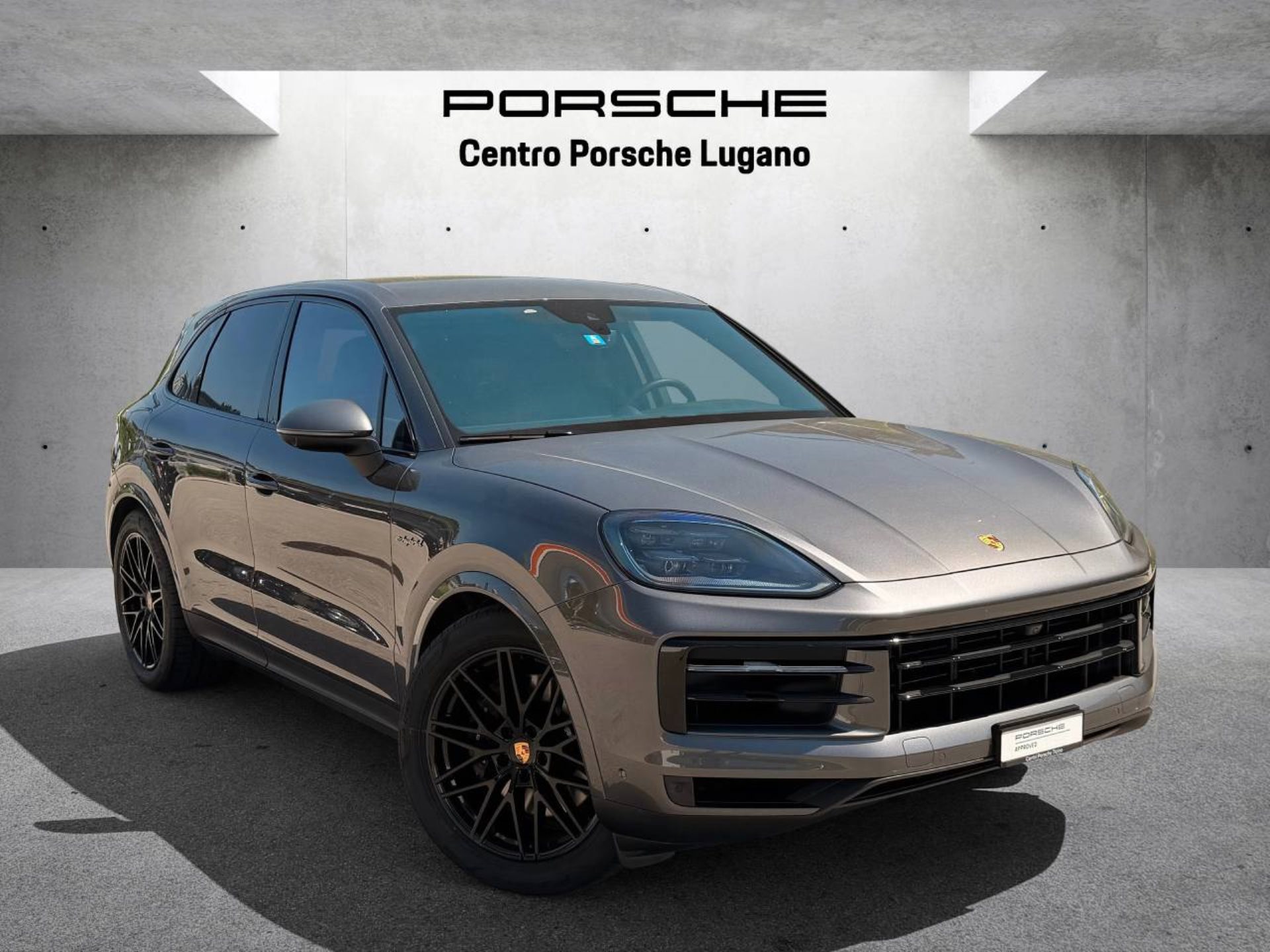 PORSCHE Cayenne E-Hybrid (MY24)-image-0