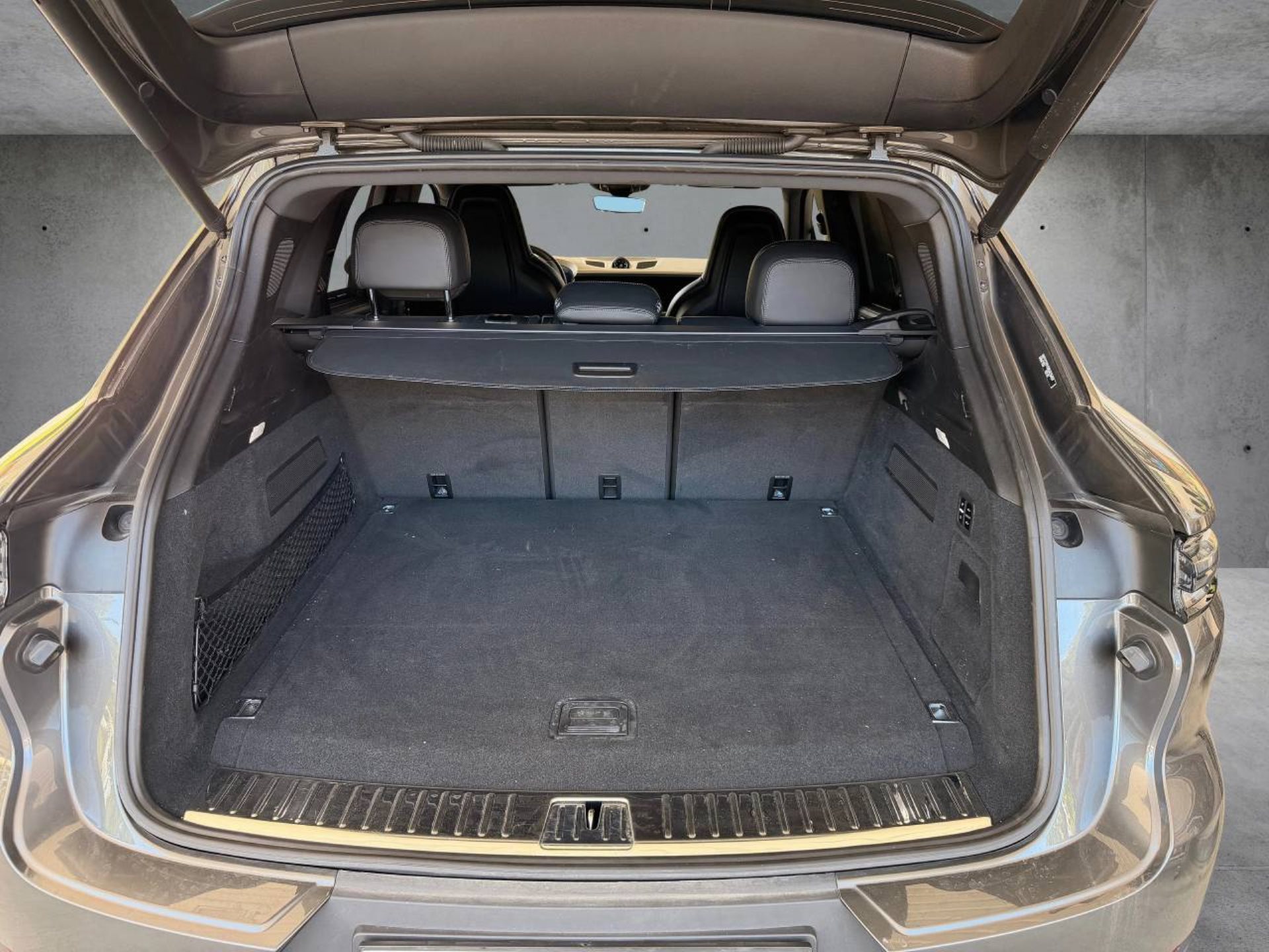 PORSCHE Cayenne E-Hybrid (MY24)-image-23