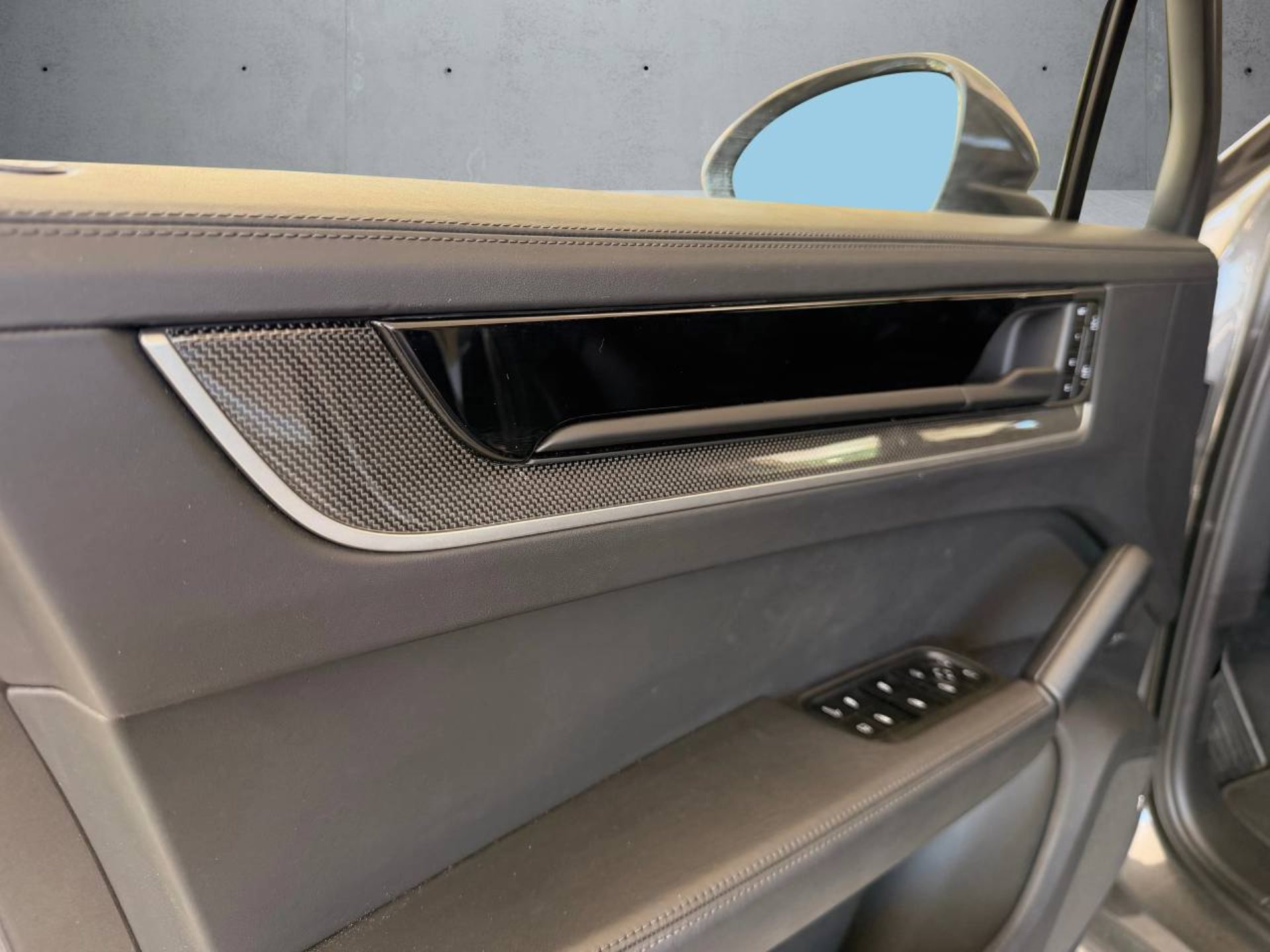 PORSCHE Cayenne E-Hybrid (MY24)-image-27