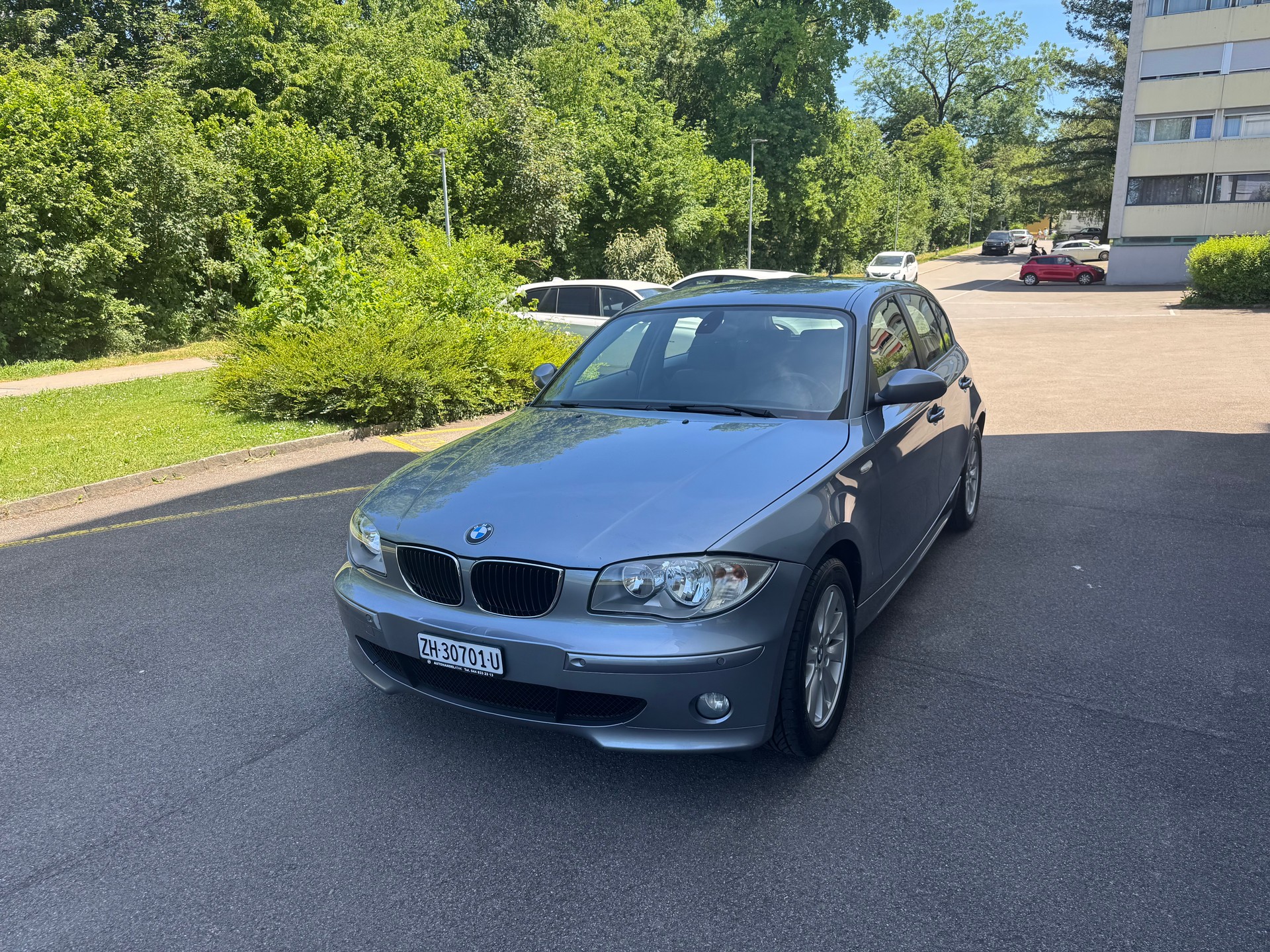 BMW 120i-image-3