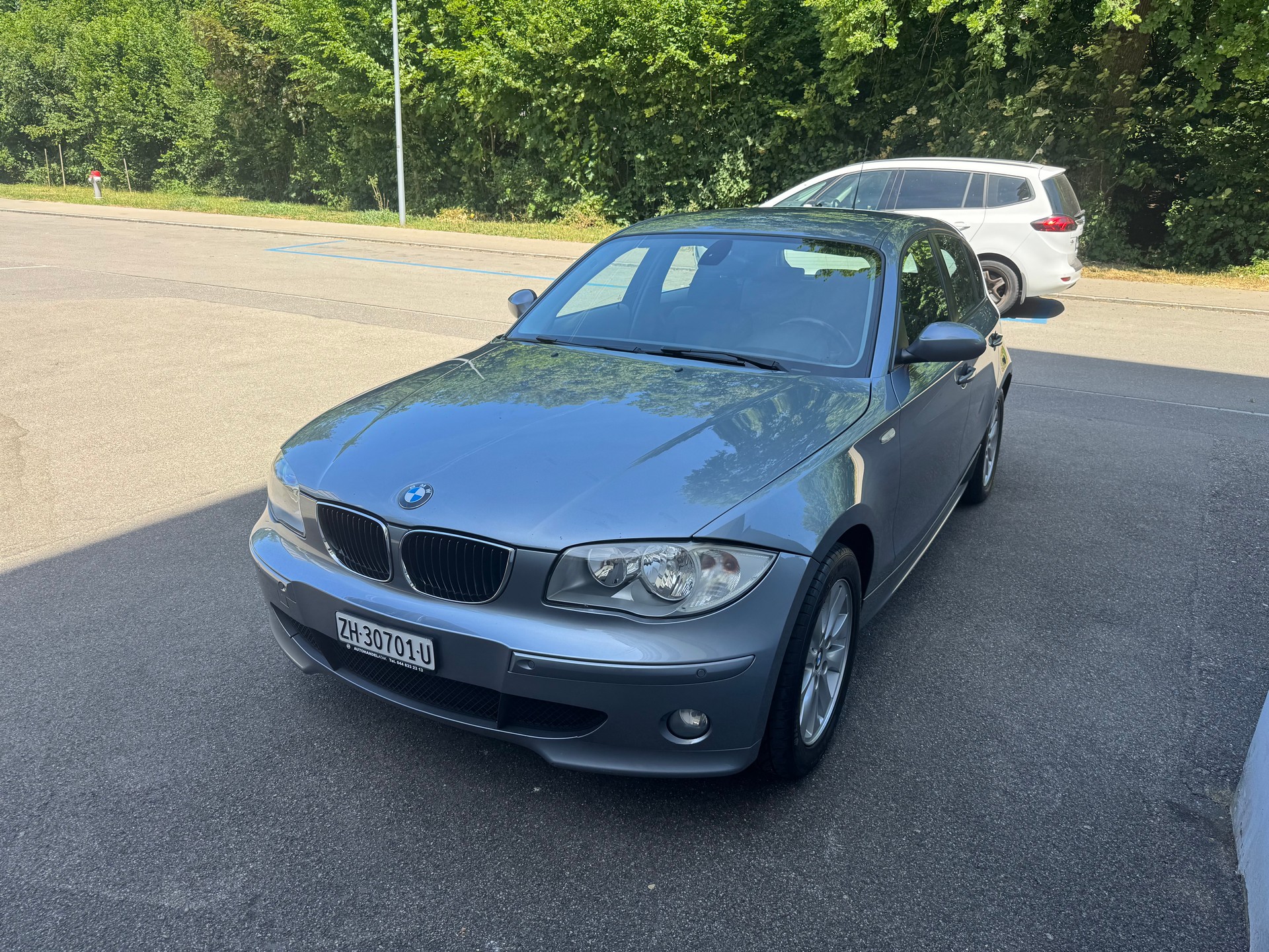 BMW 120i-image-6