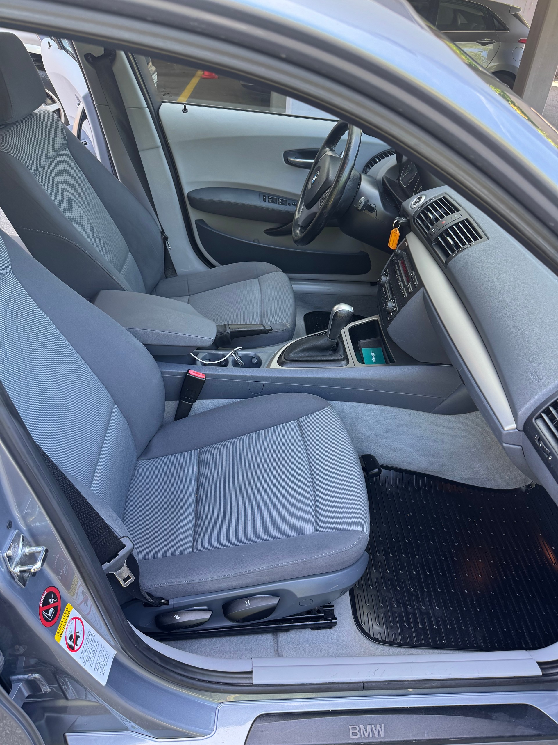 BMW 120i-image-13