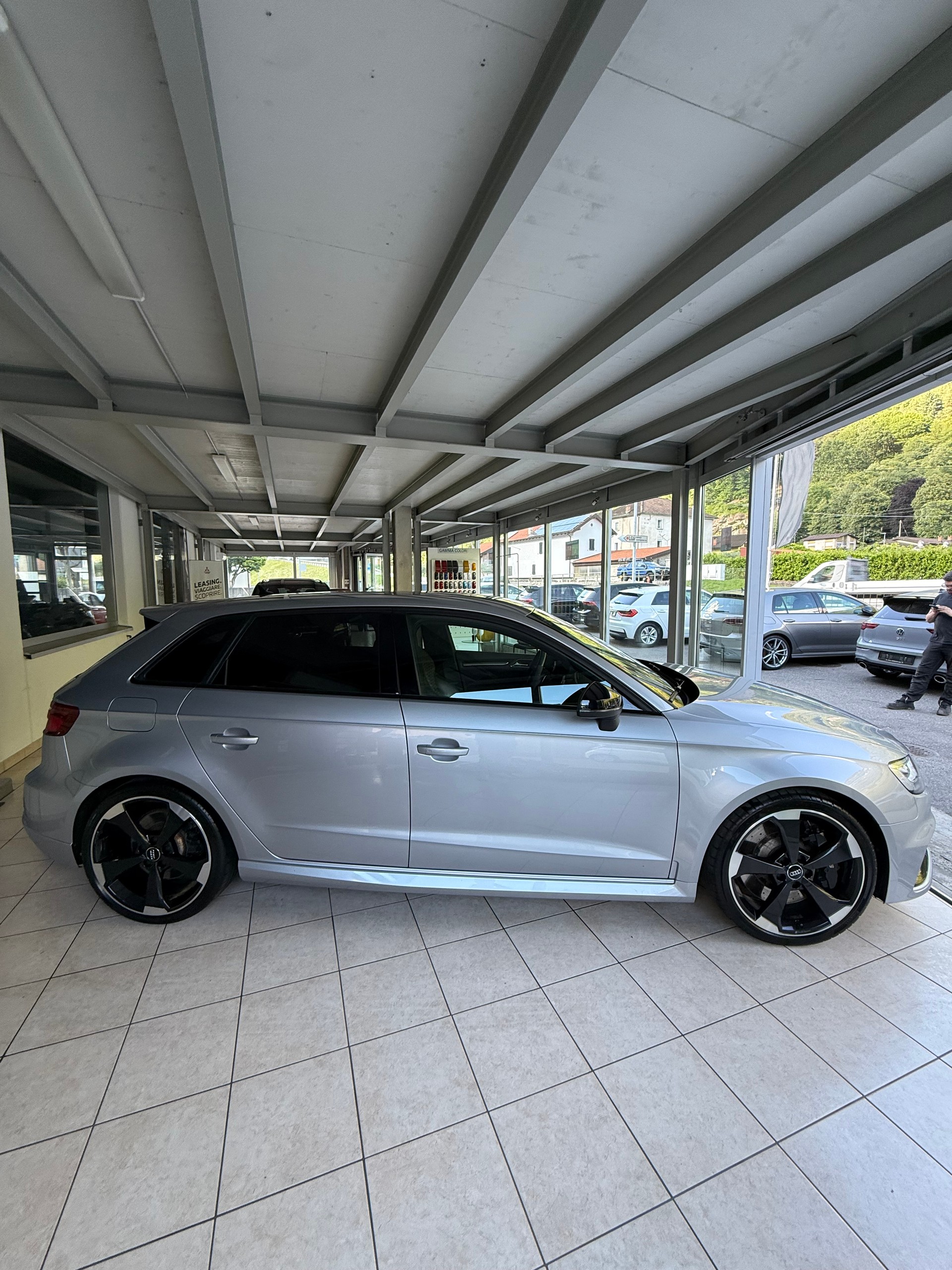 AUDI RS3 Sportback 2.5 TSI quattro S-tronic-image-5