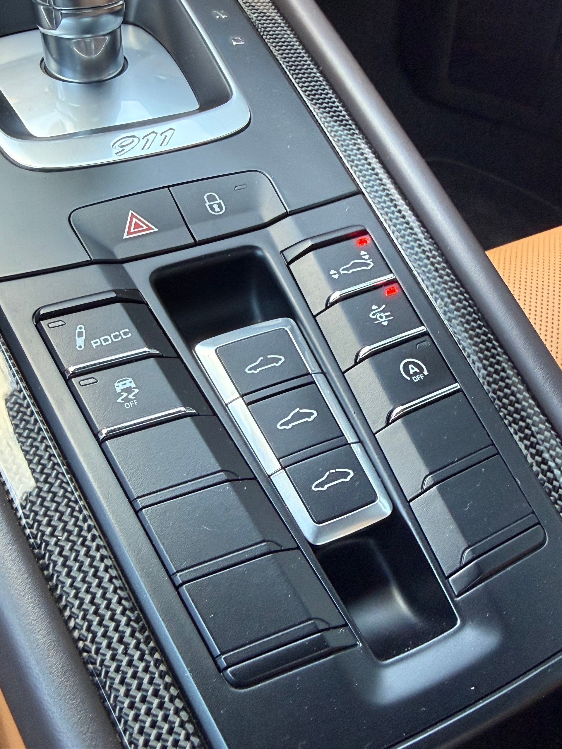 PORSCHE 911 Turbo S PDK inkl. Porsche Approved Garantie!-image-12